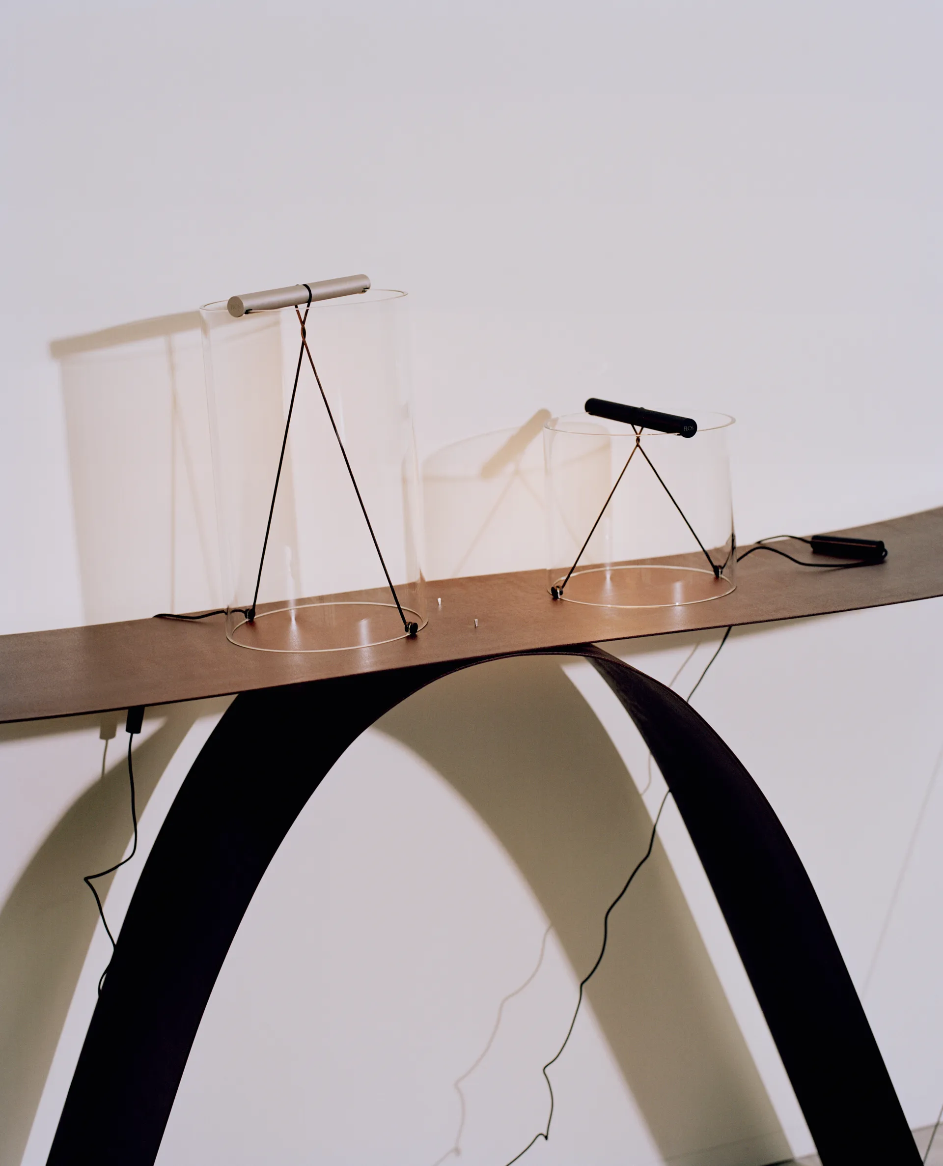 To-Tie T2 tafellamp, Geanodiseerd aluminium Flos
