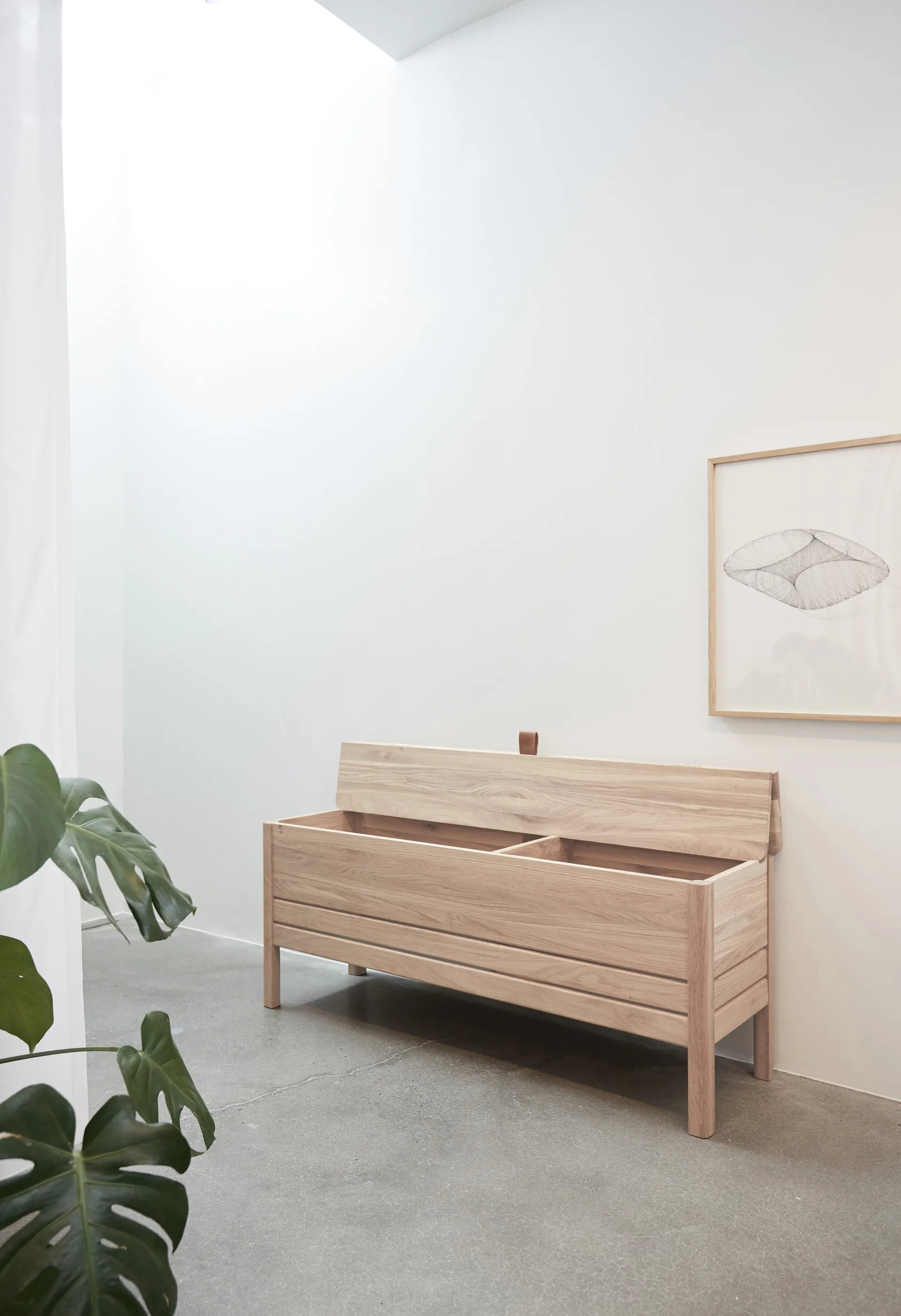 A Line opbergbank 111 cm, Wit eiken Form & Refine