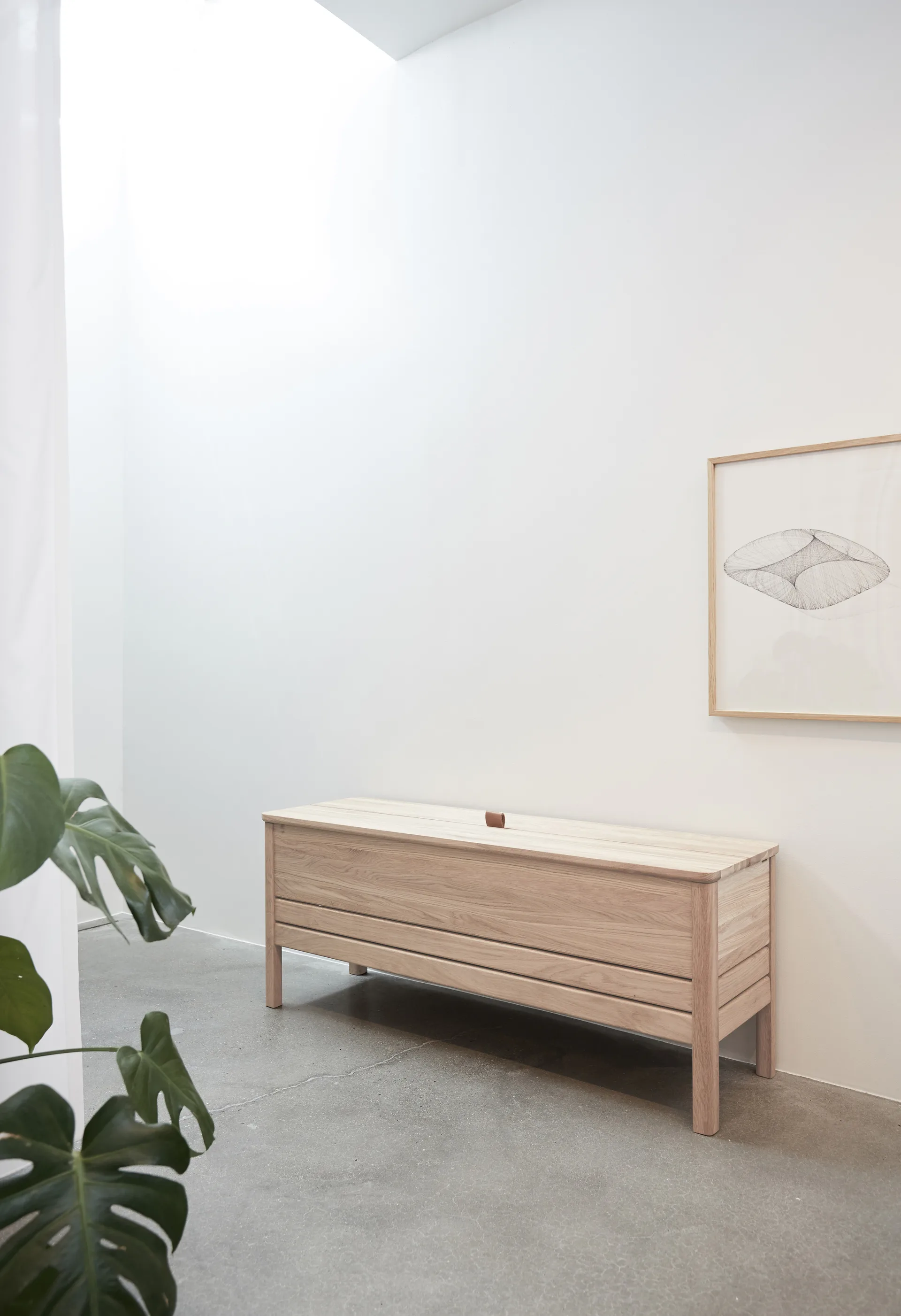 A Line opbergbank 111 cm, Wit eiken Form & Refine