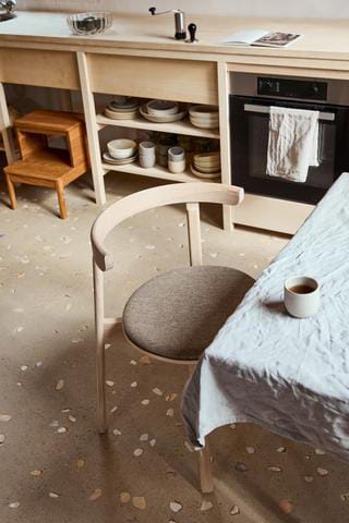 Lunar stoel, Wit eik-Hallingdal 65-0227 Form & Refine
