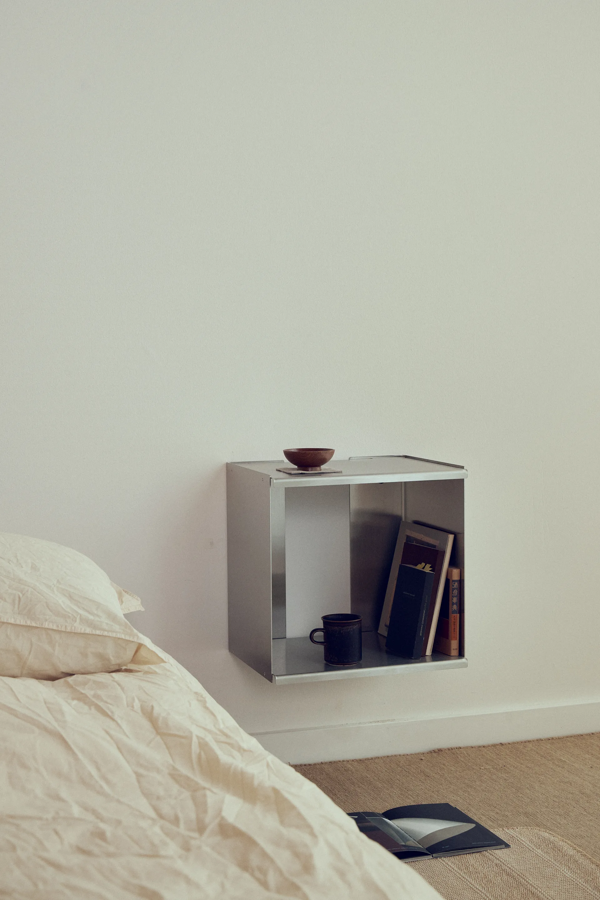Taper Cube Box wandplank, Roestvrij staal, 34x35 cm Form & Refine