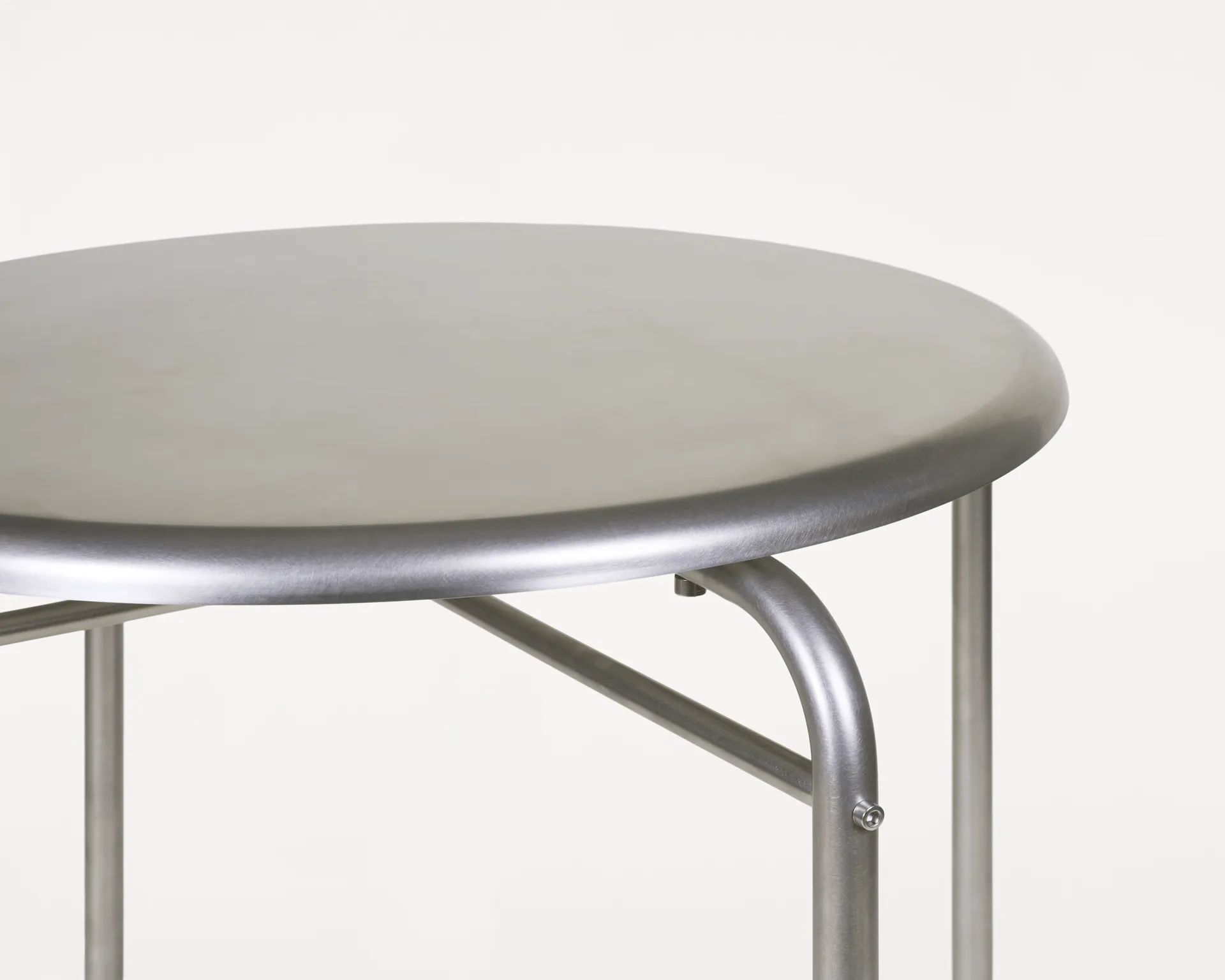 Petit Rond tafel, Roestvrij staal, Ø65x73 cm FRAMA