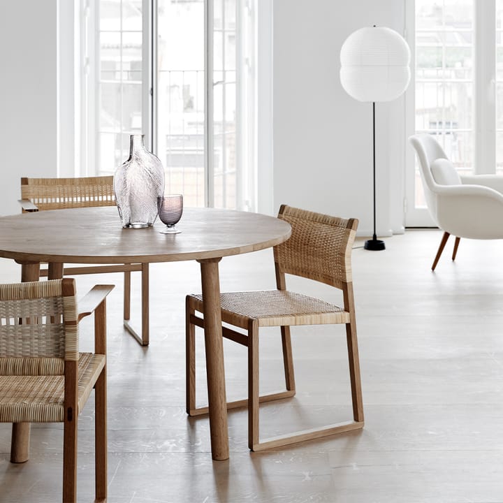BM61 stoel, Rotan-gevernist eikenstandaard Fredericia Furniture