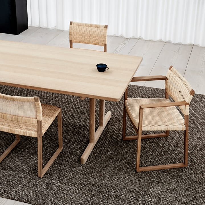 BM62 armstoel, Geflochtene naturel-geoliede eiken standaard Fredericia Furniture