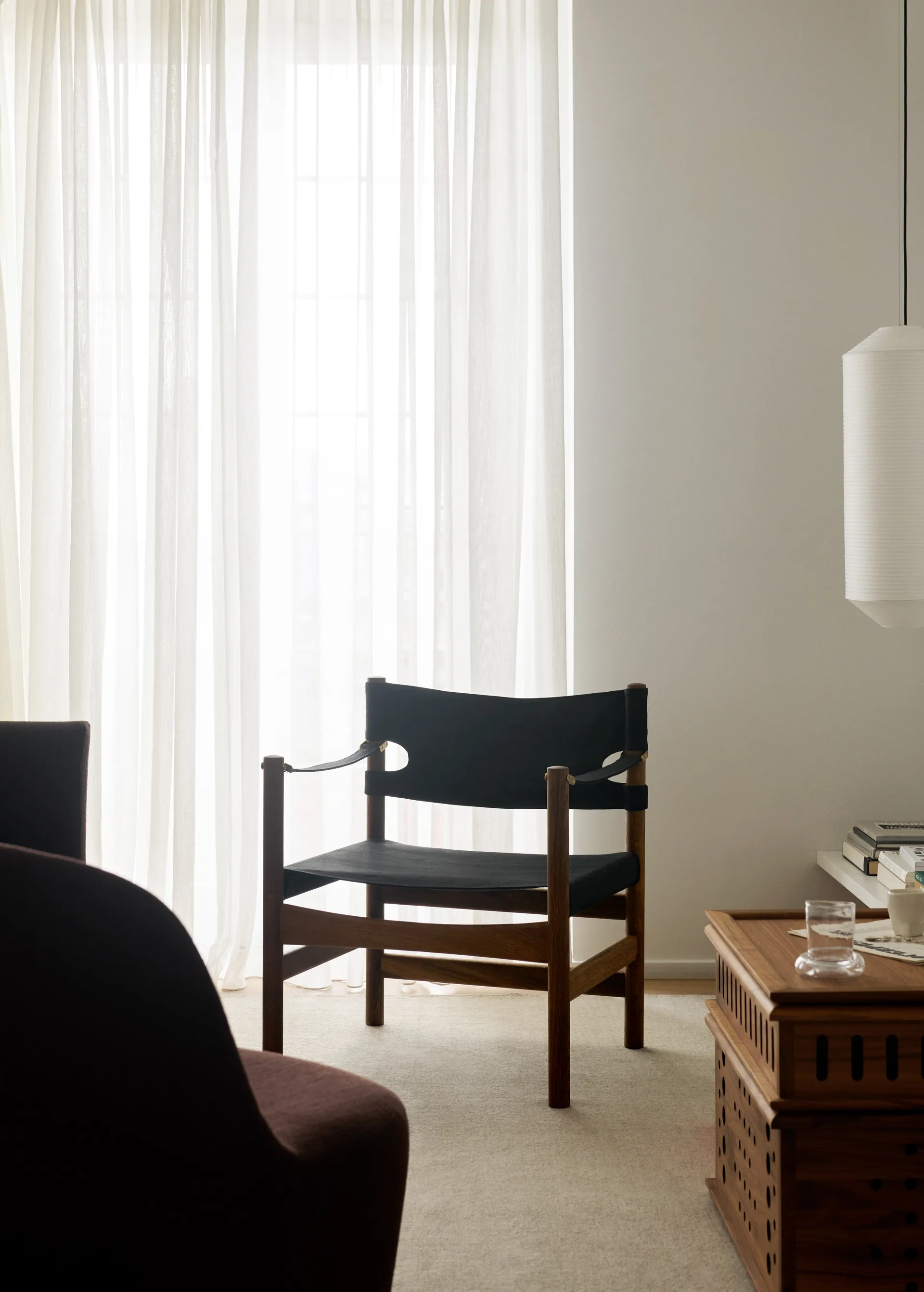 Canvas 21 armstoel, Zwart canvas-geoliede eik Fredericia Furniture