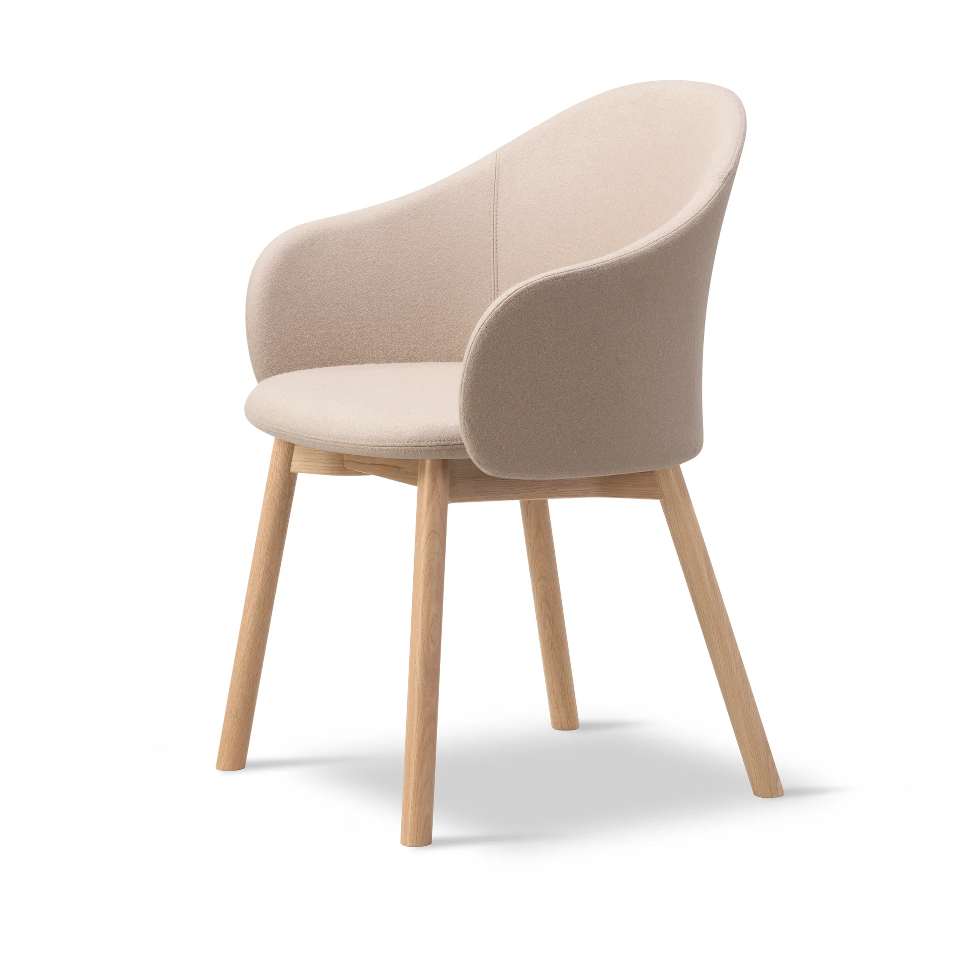 Gomo Armchair fauteuil houten onderstel, Blazer CUZ47 Fairfield-gelakte eik Fredericia Furniture