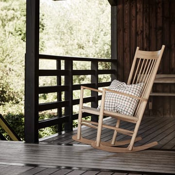 J16 schommelstoel - Zwart-zwartgelakt eiken - Fredericia Furniture