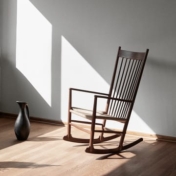 J16 schommelstoel - Zwart-zwartgelakt eiken - Fredericia Furniture