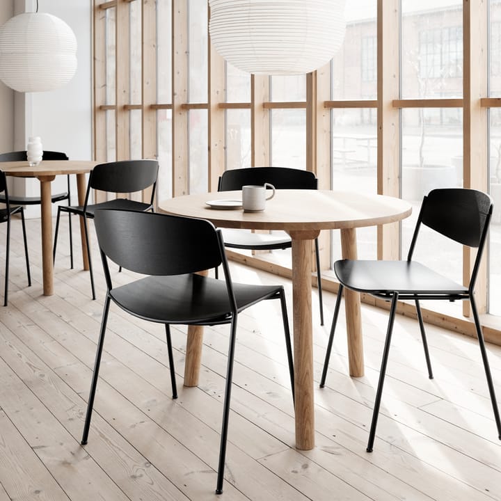 Lynderup 3080 stoel, Gelakt eiken-zwart stalen onderstel Fredericia Furniture
