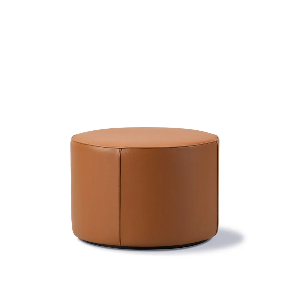 Mono zitpoef, Leder omni 307 cognac-Ø55 cm Fredericia Furniture