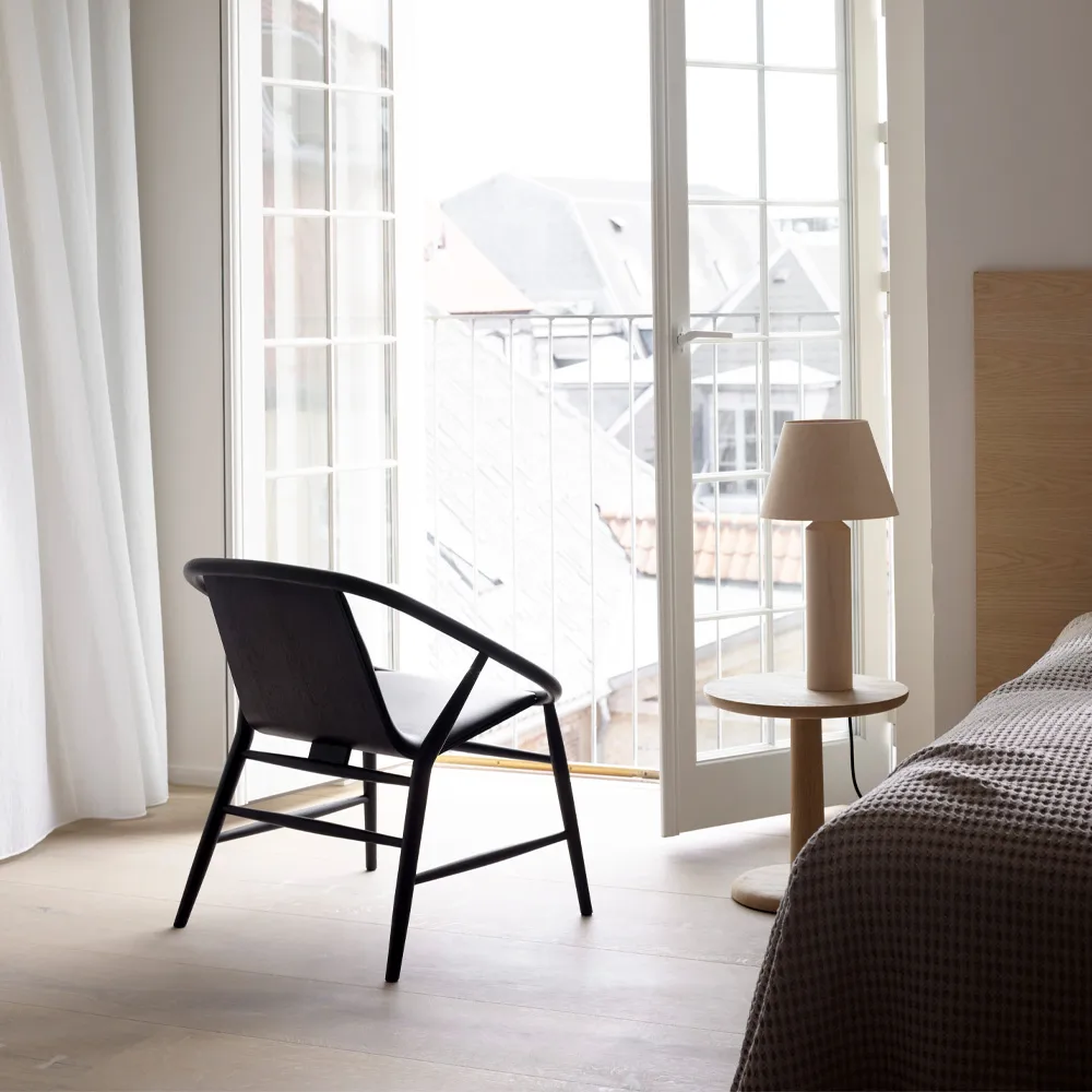 Pon bijzettafel, Zwartgelakte eik, Ø40 cm Fredericia Furniture