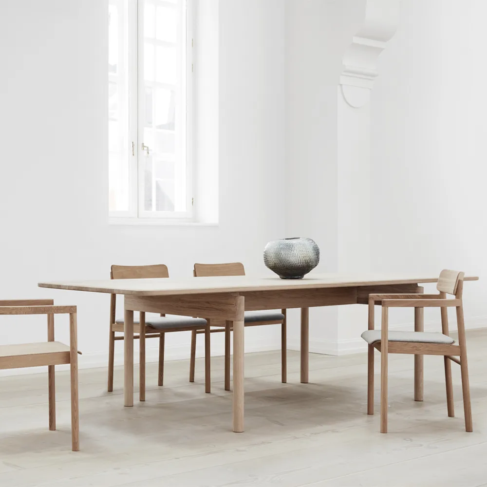 Post 6438 eetkamertafel, Ingezeepte eik, 100x225 cm Fredericia Furniture