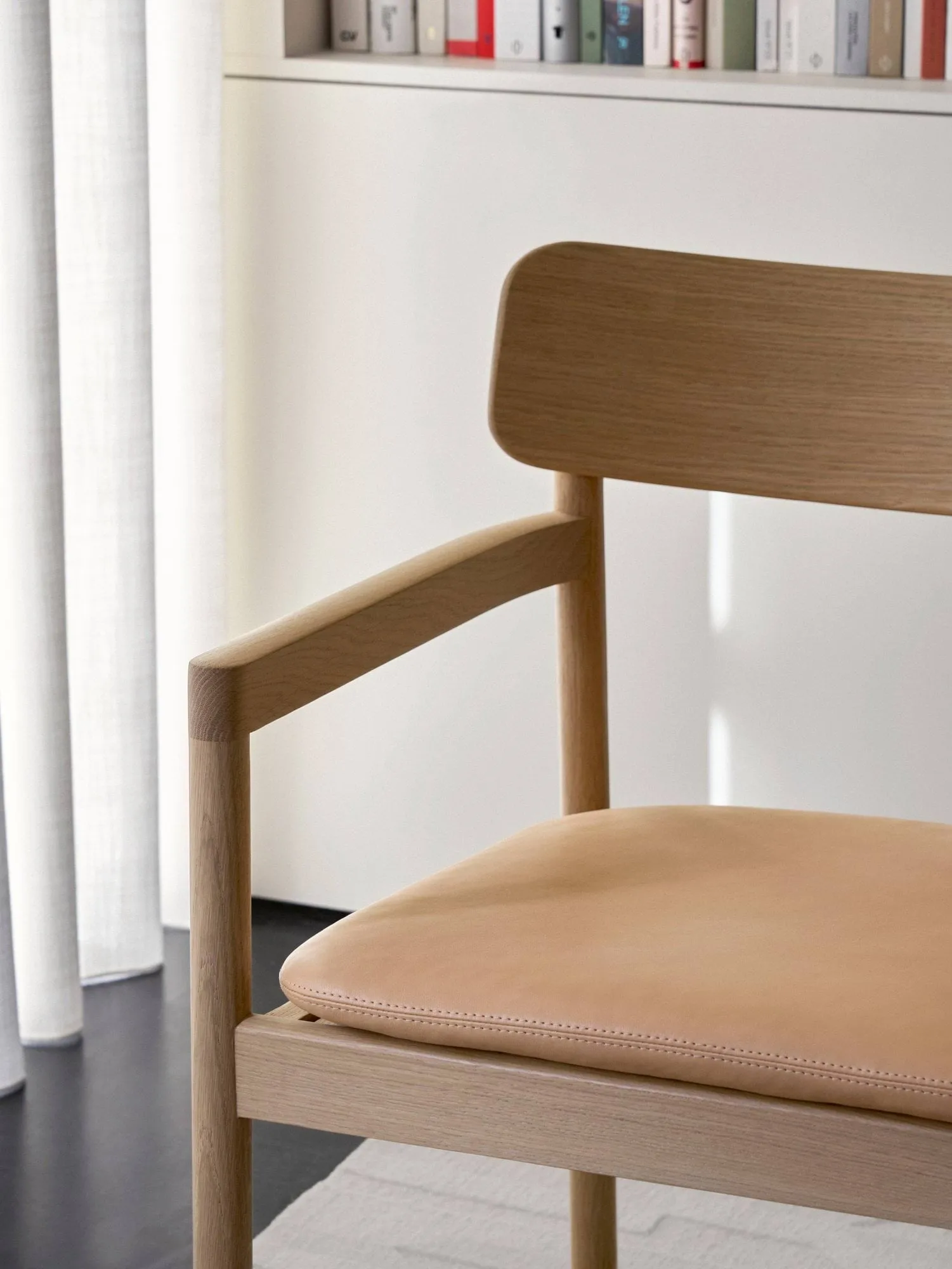 Post loungestoel, Vegeta leer-lichtgeolied eiken Fredericia Furniture