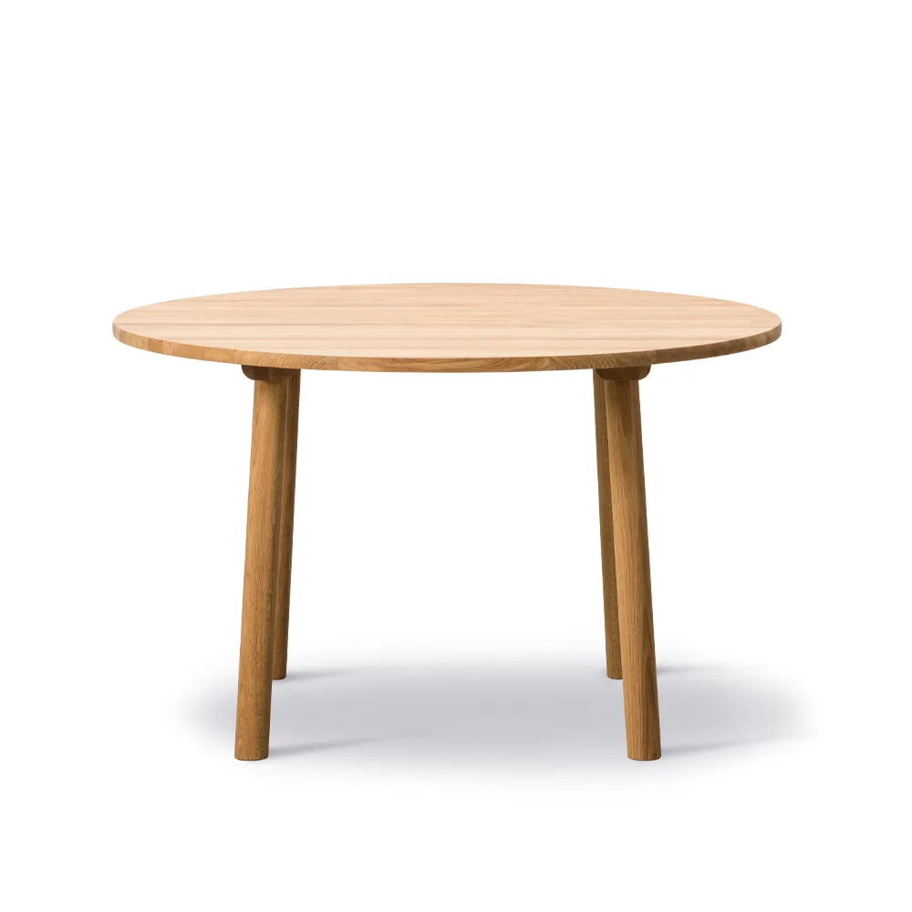 Taro 6121 eettafel, Licht geoliede eik, ø120 cm Fredericia Furniture