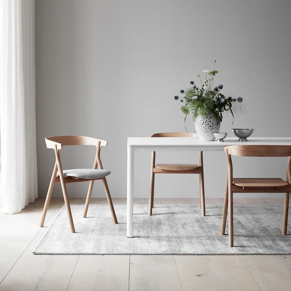 Yksi 3340 stoel, Gelakte eik Fredericia Furniture