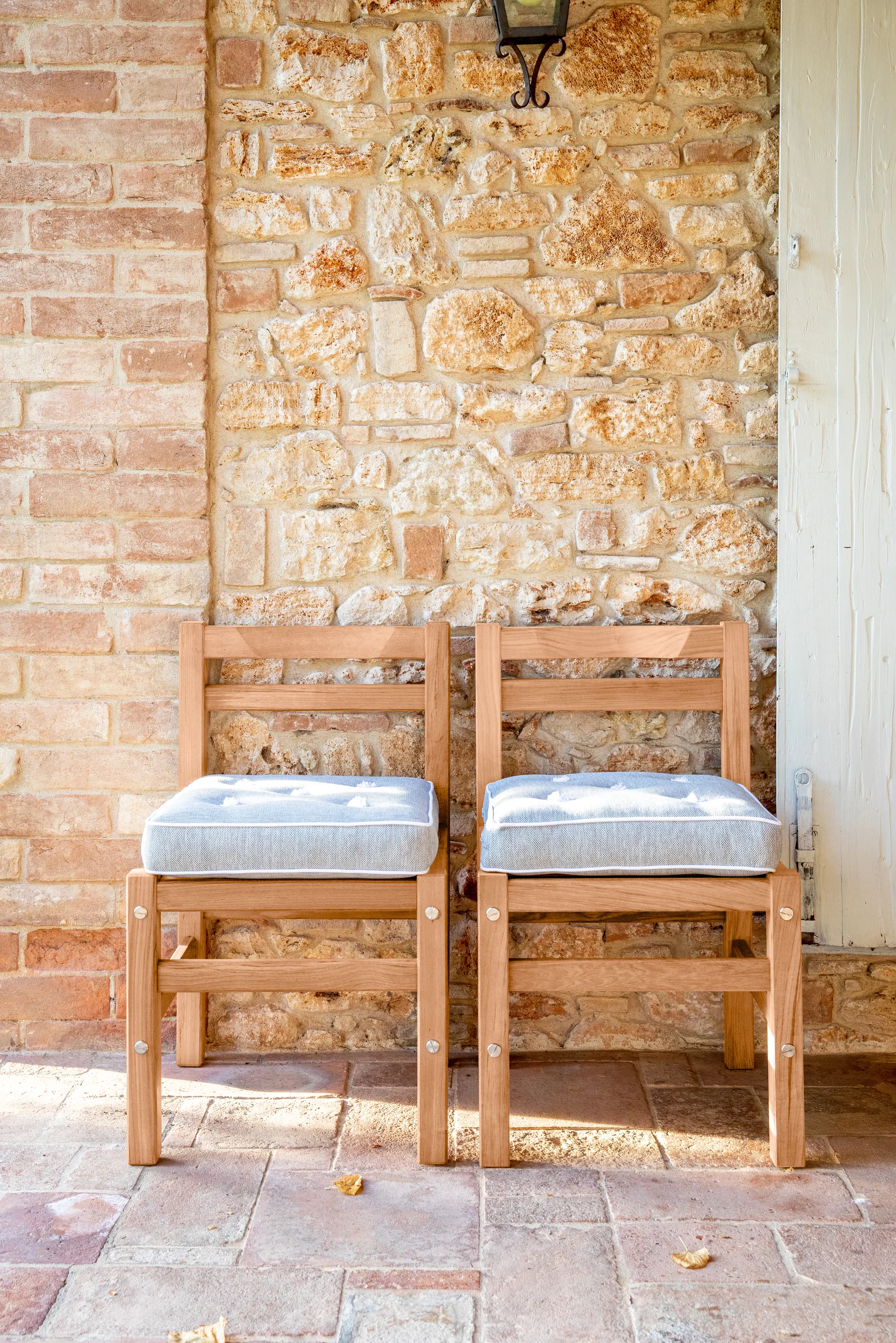 06 stoel, Redwood Fri Form