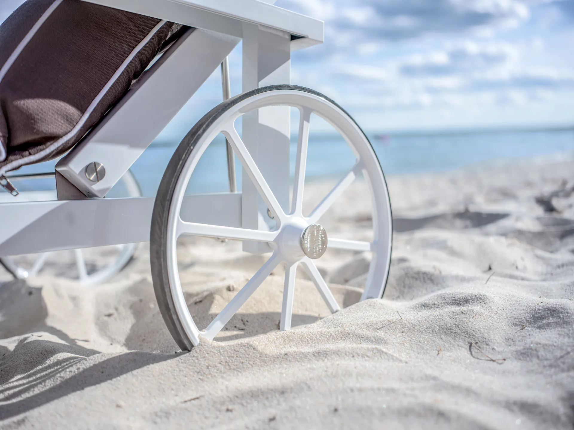 31 ligbed, Wit, 79x174 cm Fri Form