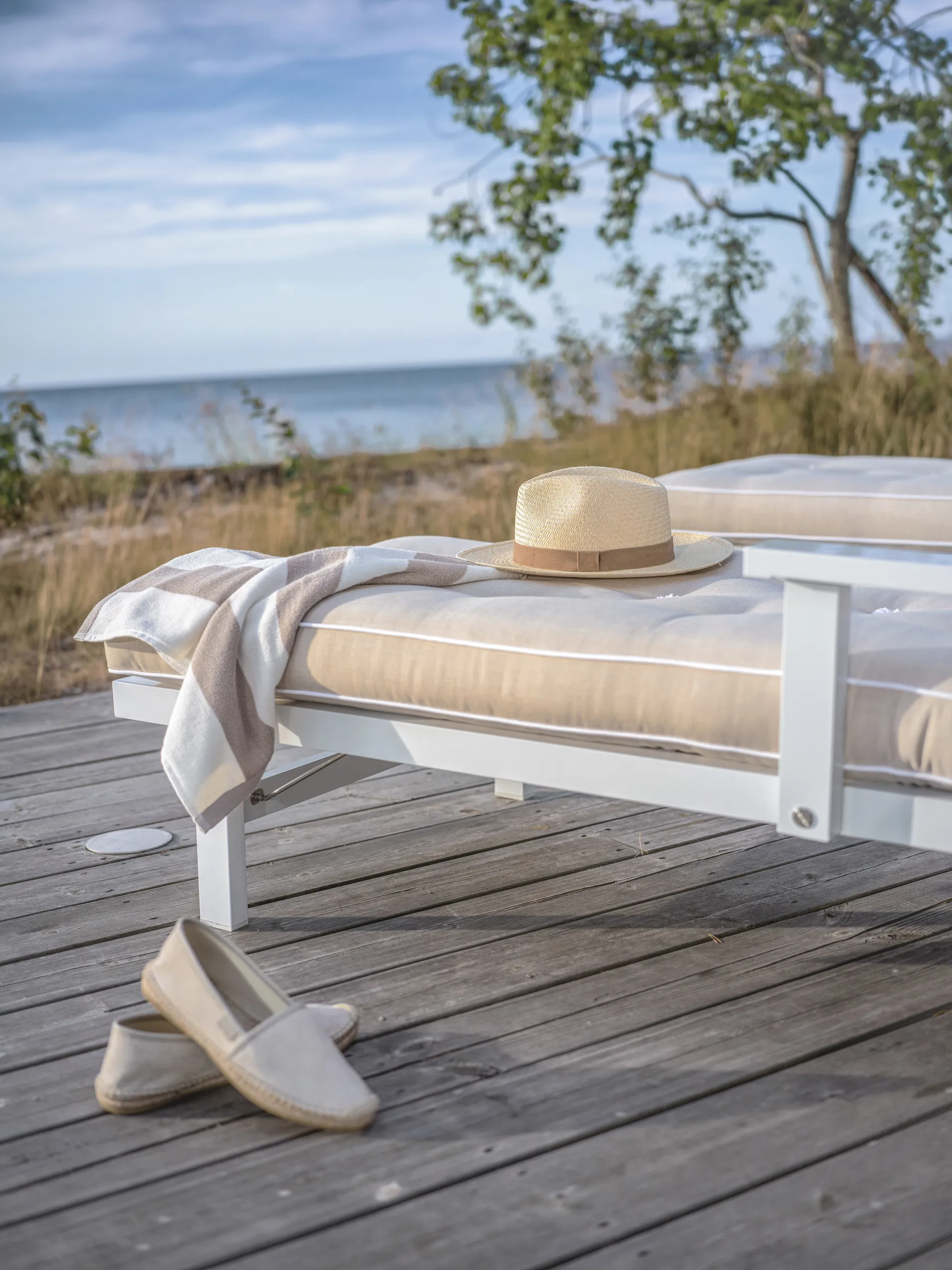 31 ligbed, Wit, 79x174 cm Fri Form