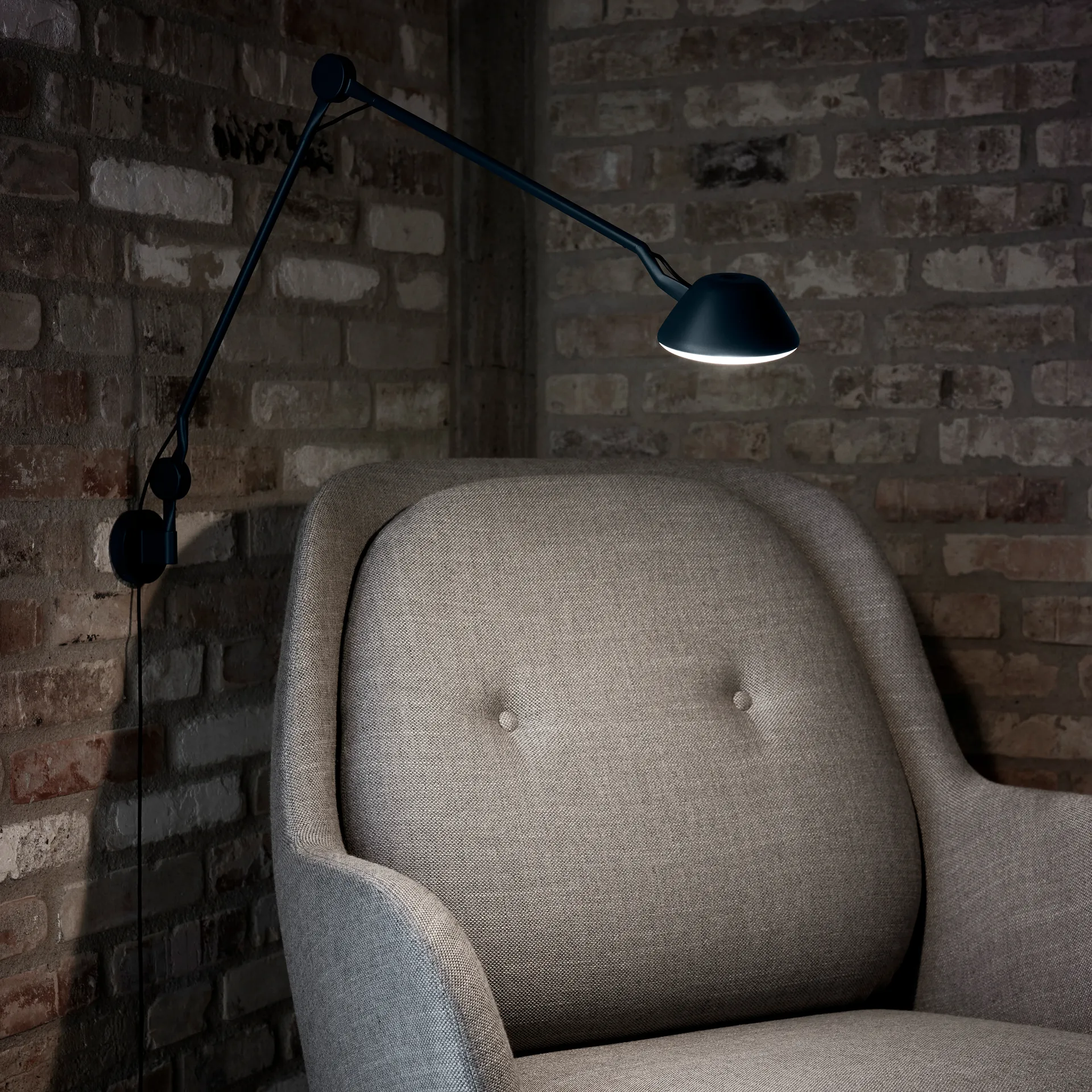 AQ01 wandlamp, Zwart Fritz Hansen