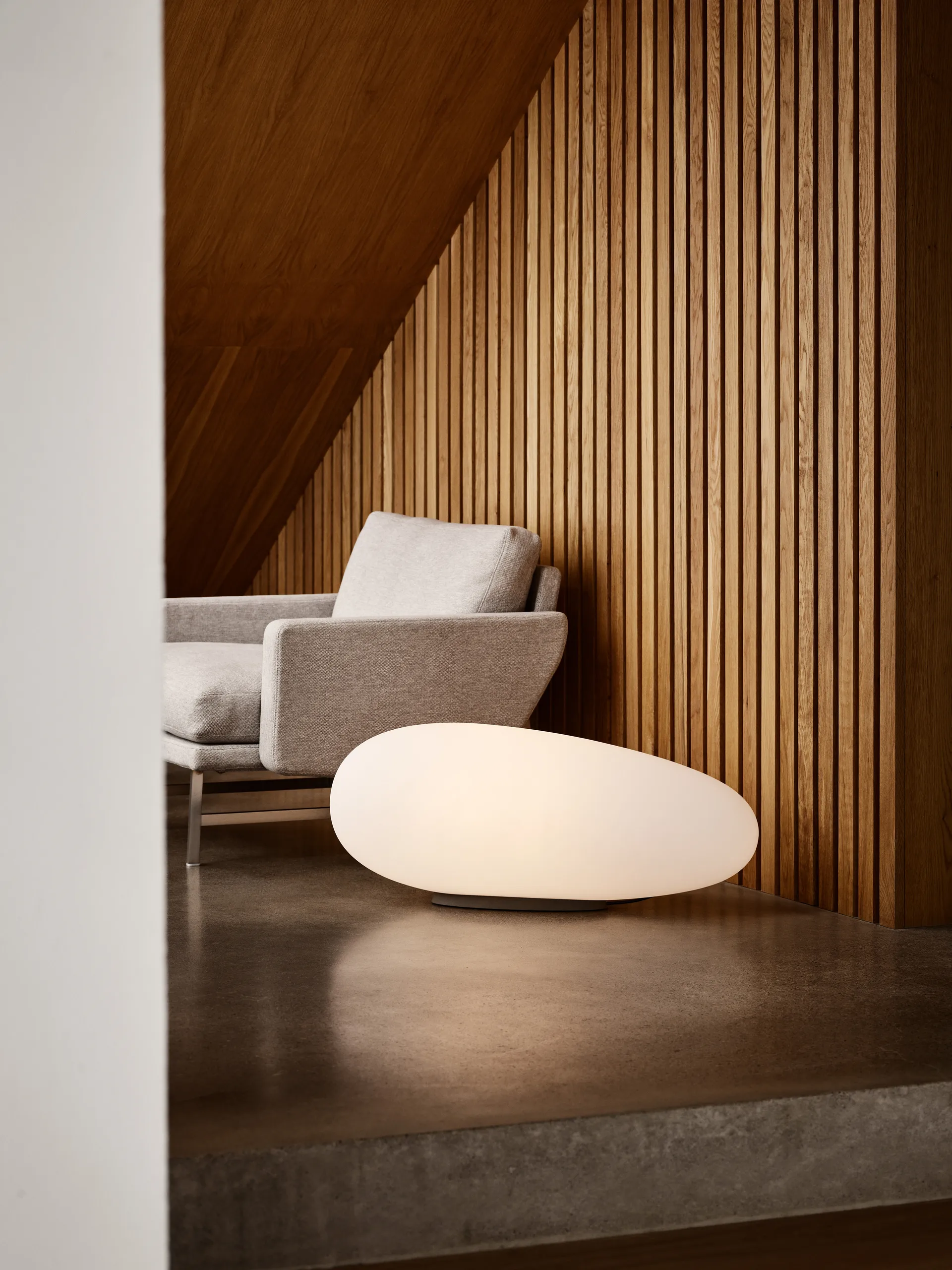 Avion vloerlamp, Wit opaal Fritz Hansen