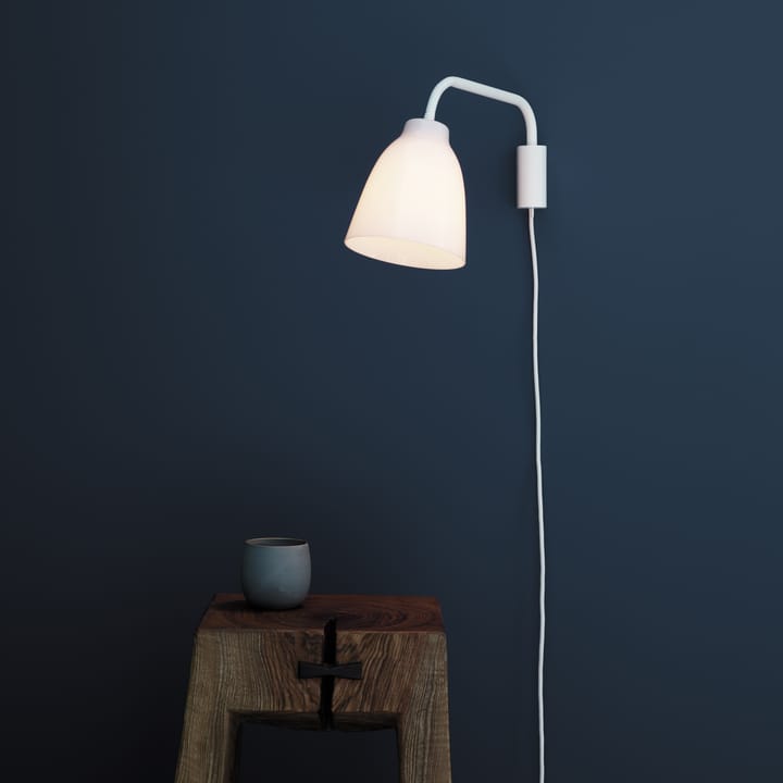 Caravaggio Read wandlamp, Opaal Fritz Hansen