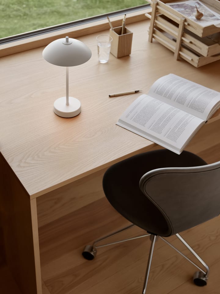 Clam draagbare tafellamp 31 cm, White Fritz Hansen