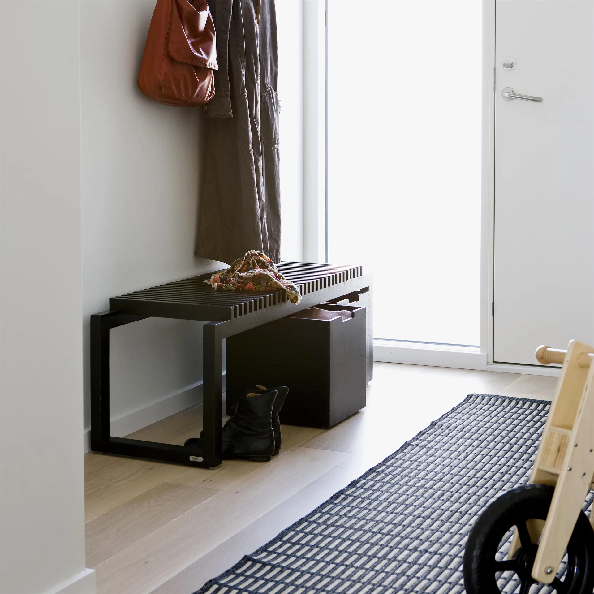 Cutter bank 121 cm, Zwartgelakt eiken Fritz Hansen