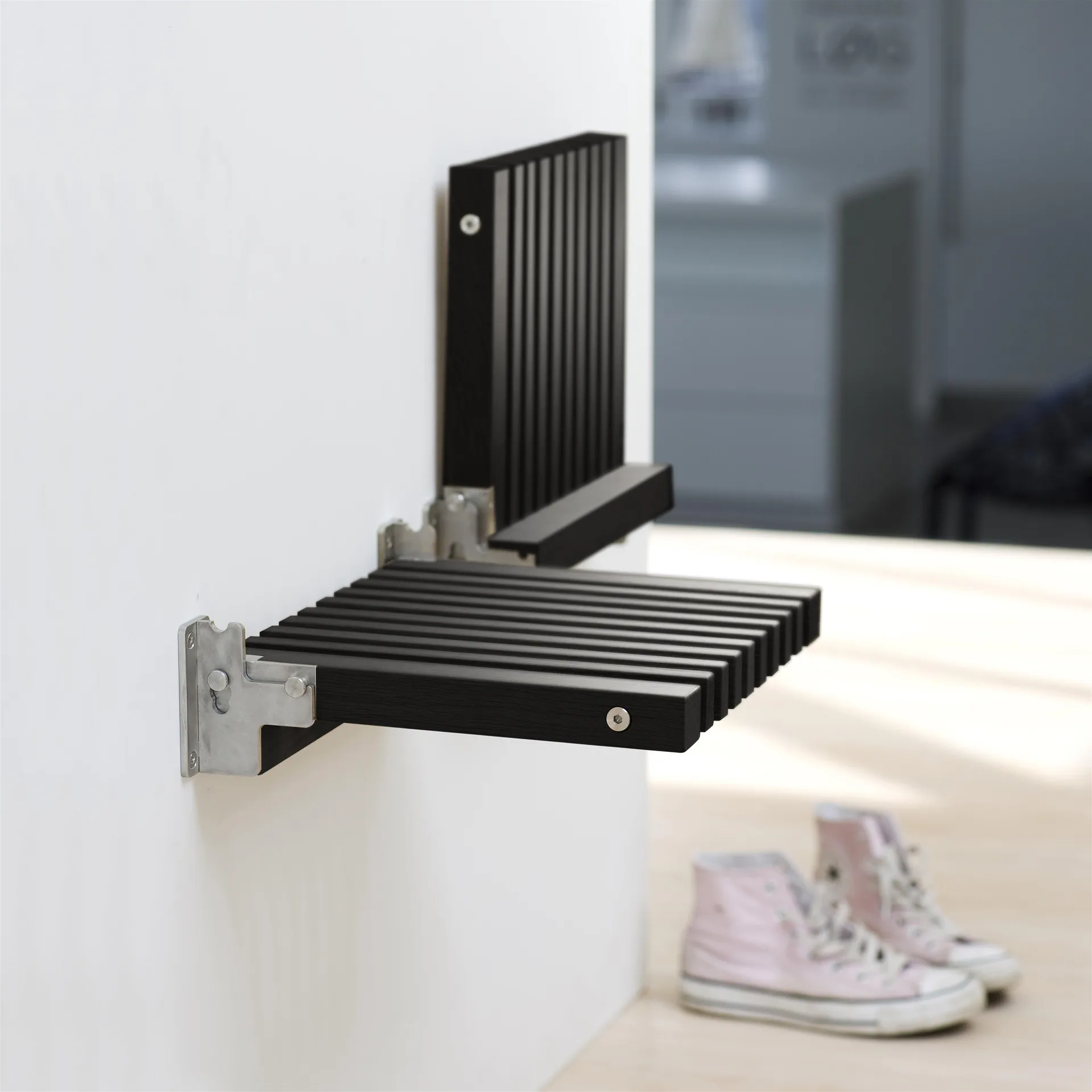 Cutter wandstoel, zwart geschilderd eikenhout Fritz Hansen