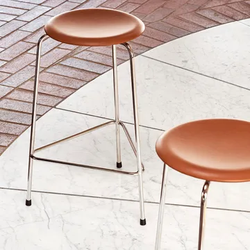 Dot hoge leren kruk - Wild leather walnut - Fritz Hansen