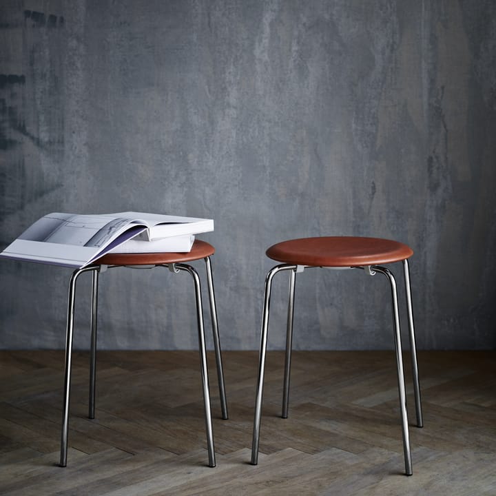 Dot leren kruk, Walnoot Fritz Hansen