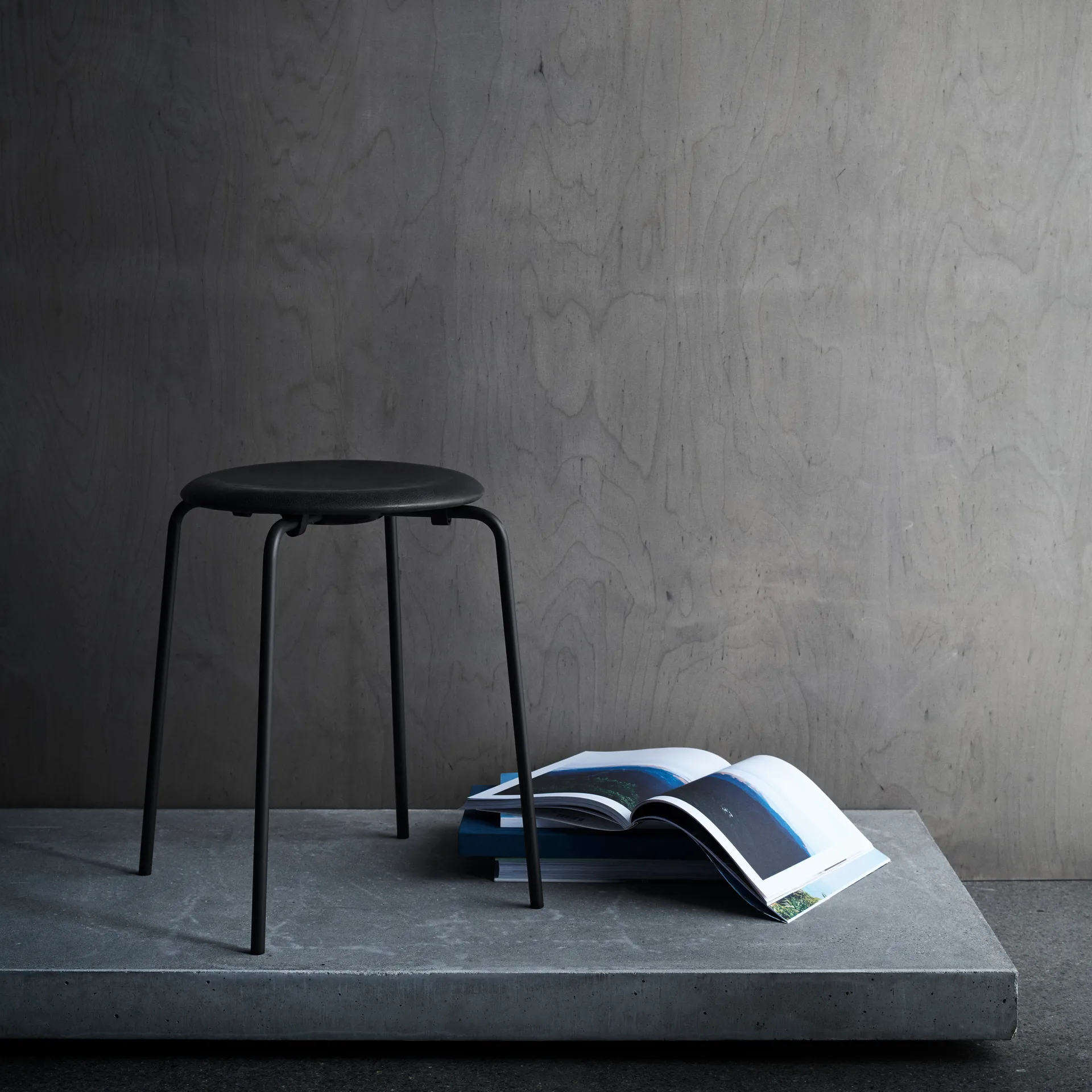 Dot ronde kruk leer, Cowboyzwart, Ø34x44 cm Fritz Hansen