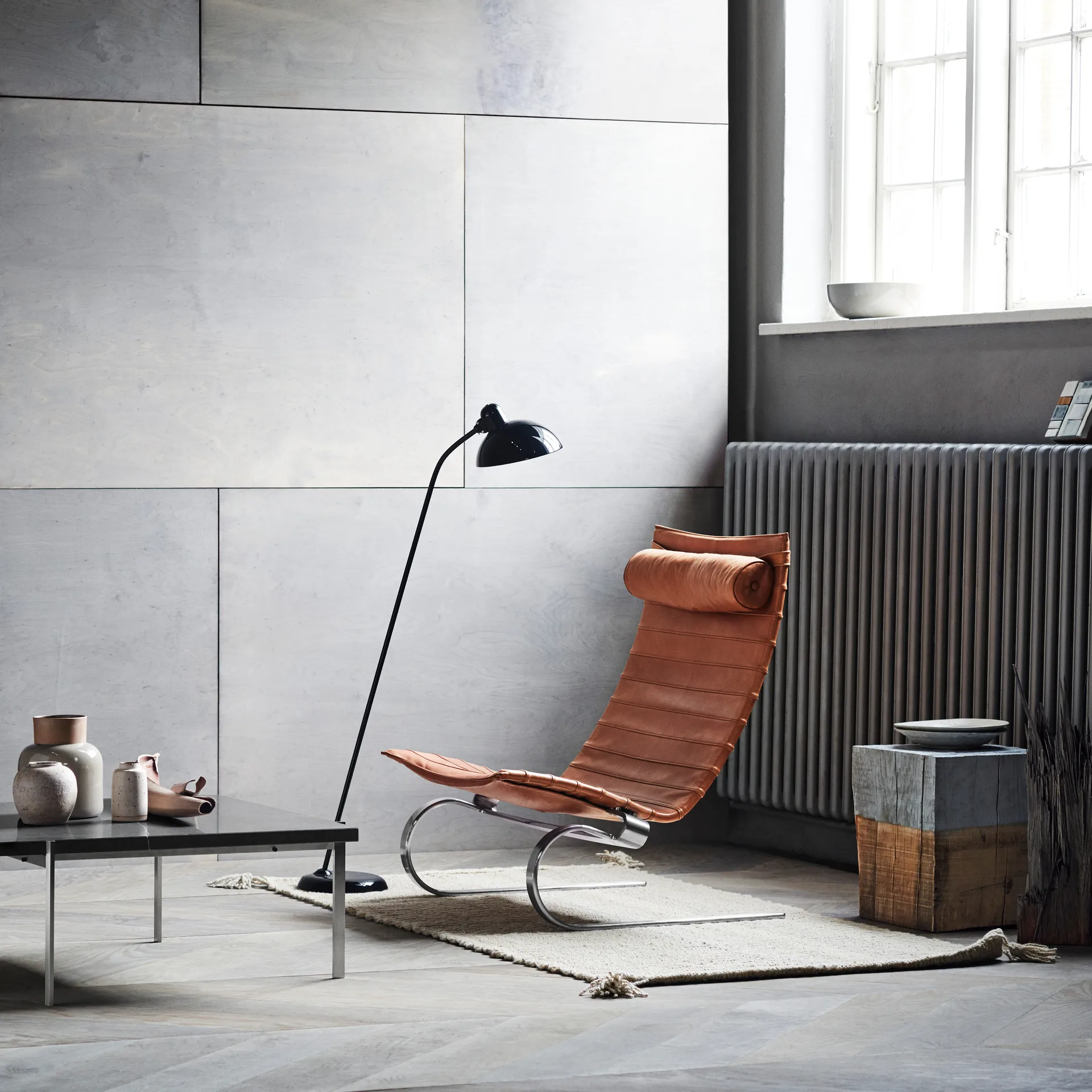 Kaiser Idell 6556-F vloerlamp, Black Fritz Hansen