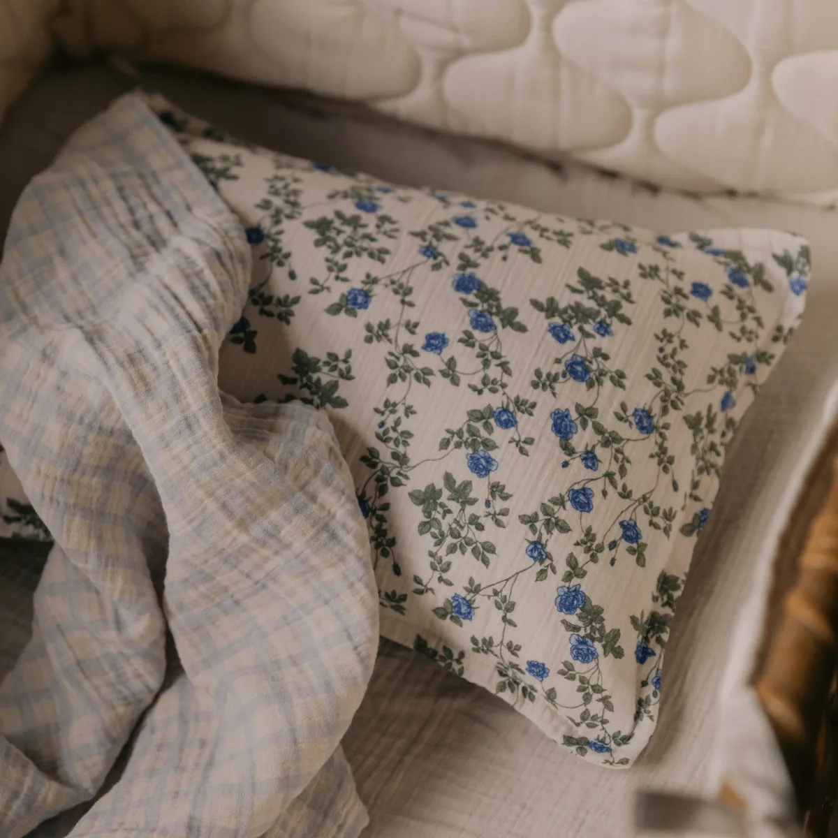 Dainty Muslin beddengoed baby, 70x80 cm/28x35 cm Garbo&Friends