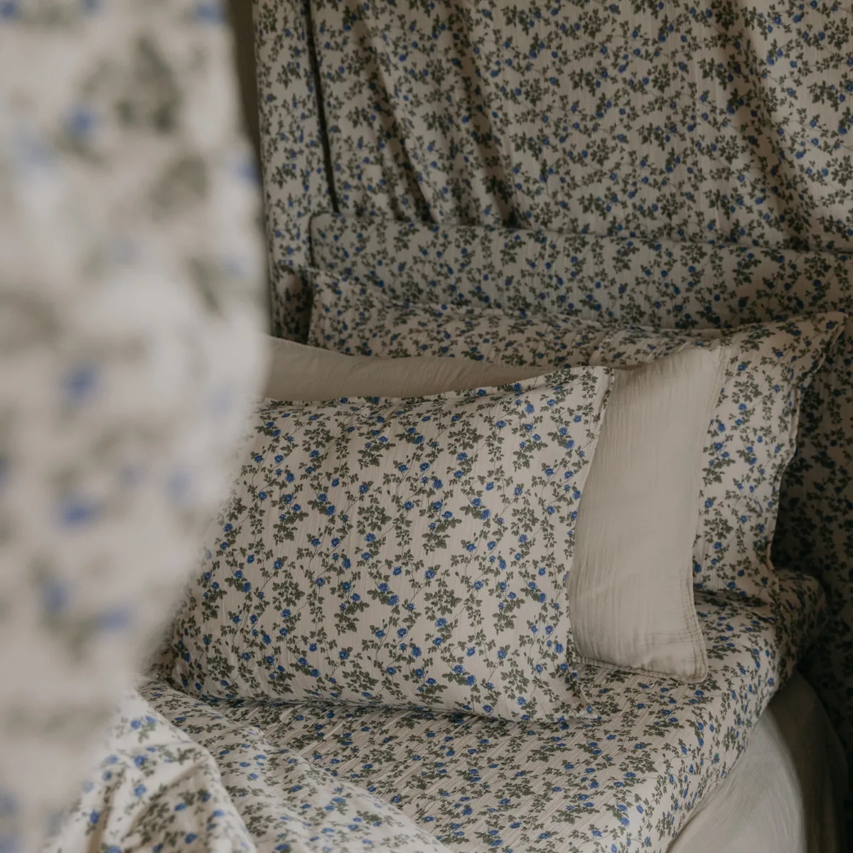 Dainty Muslin hoeslaken, 90x200x30 cm Garbo&Friends