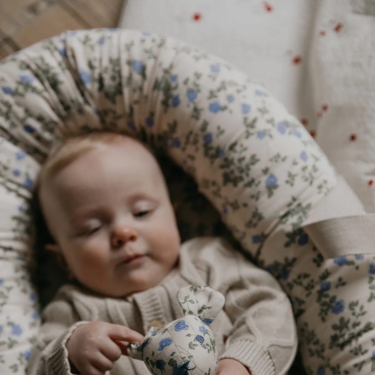 Delicaat satijnen babynest, 43x87x16 cm Garbo&Friends