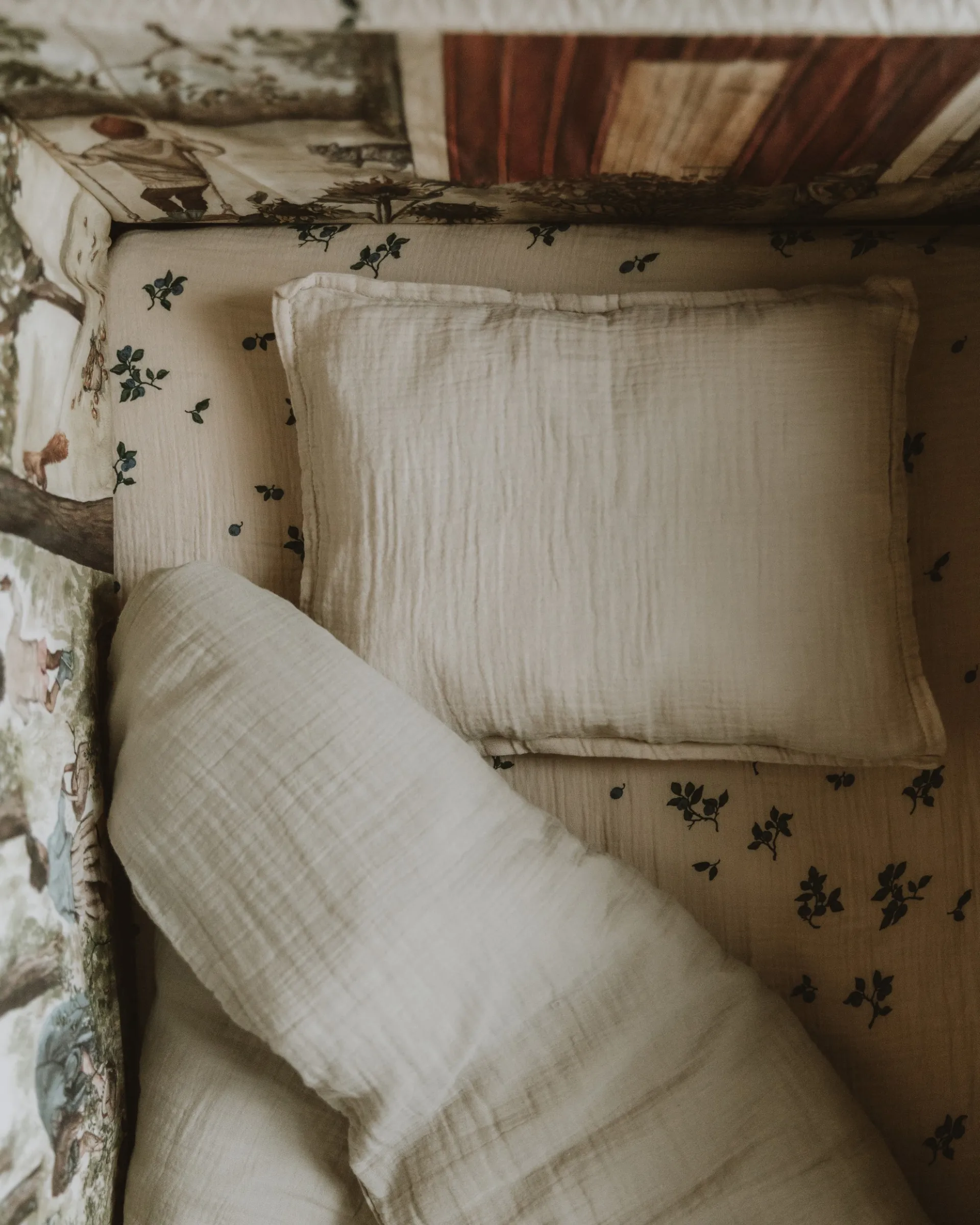 Eggshell Muslin beddengoedset junior, 100x130 cm/35x55 cm Garbo&Friends