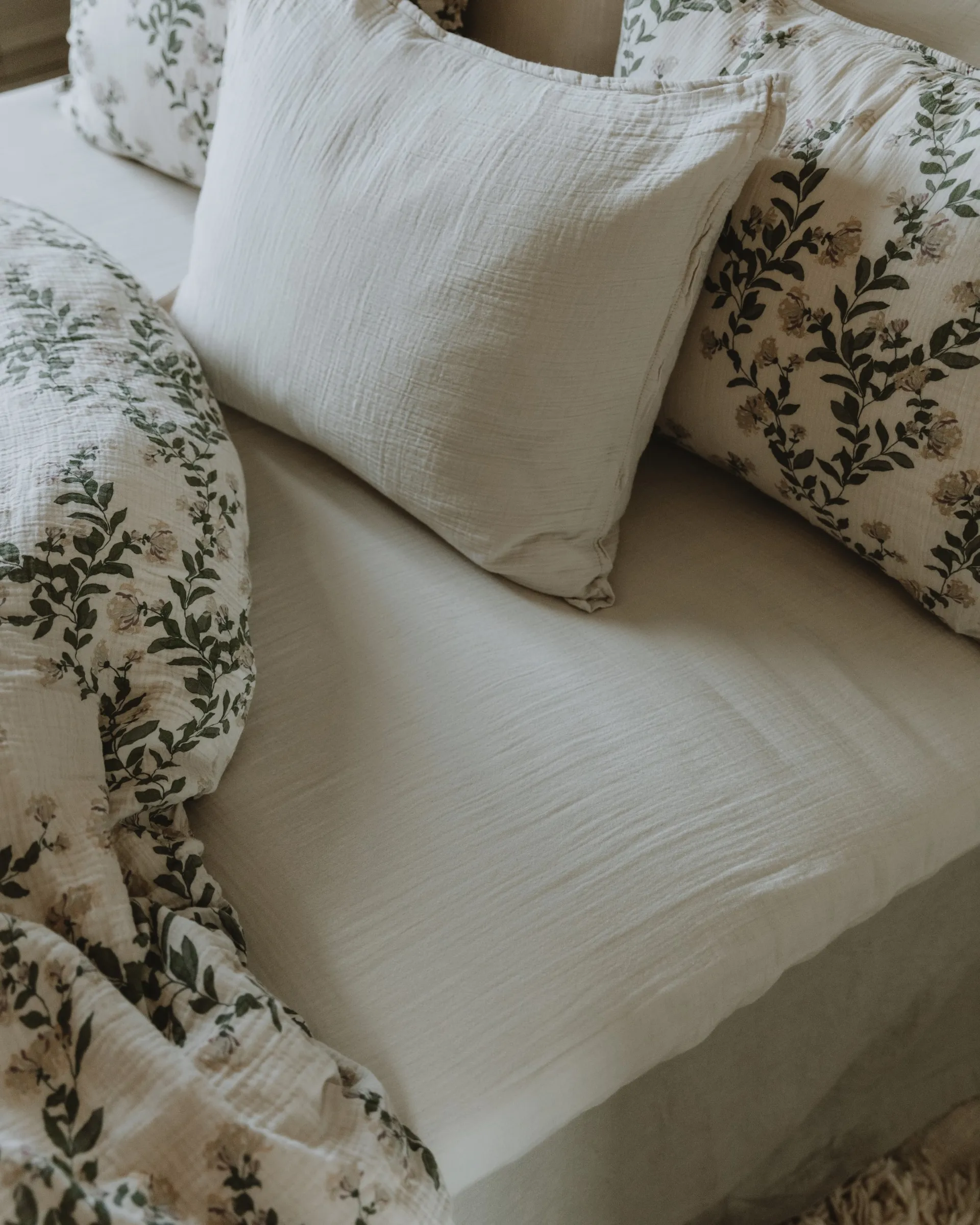 Eggshell Muslin hoeslaken, 180x200x30 cm Garbo&Friends