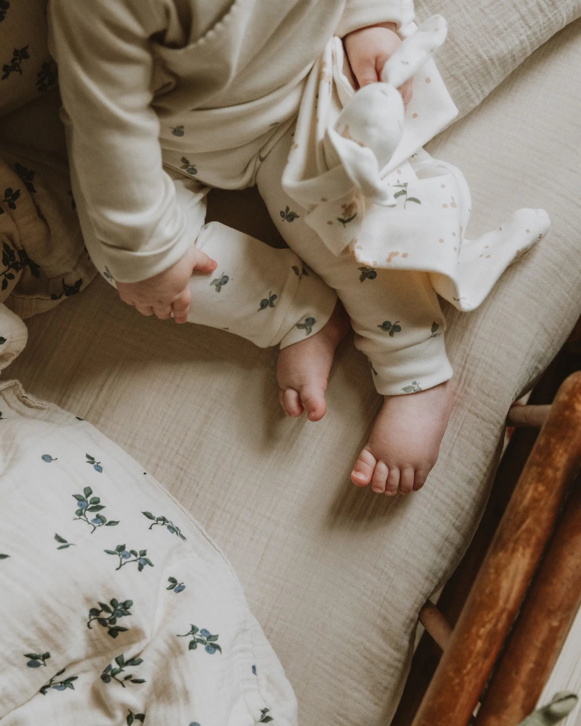 Eggshell Muslin hoeslaken, 60x120x20 cm Garbo&Friends