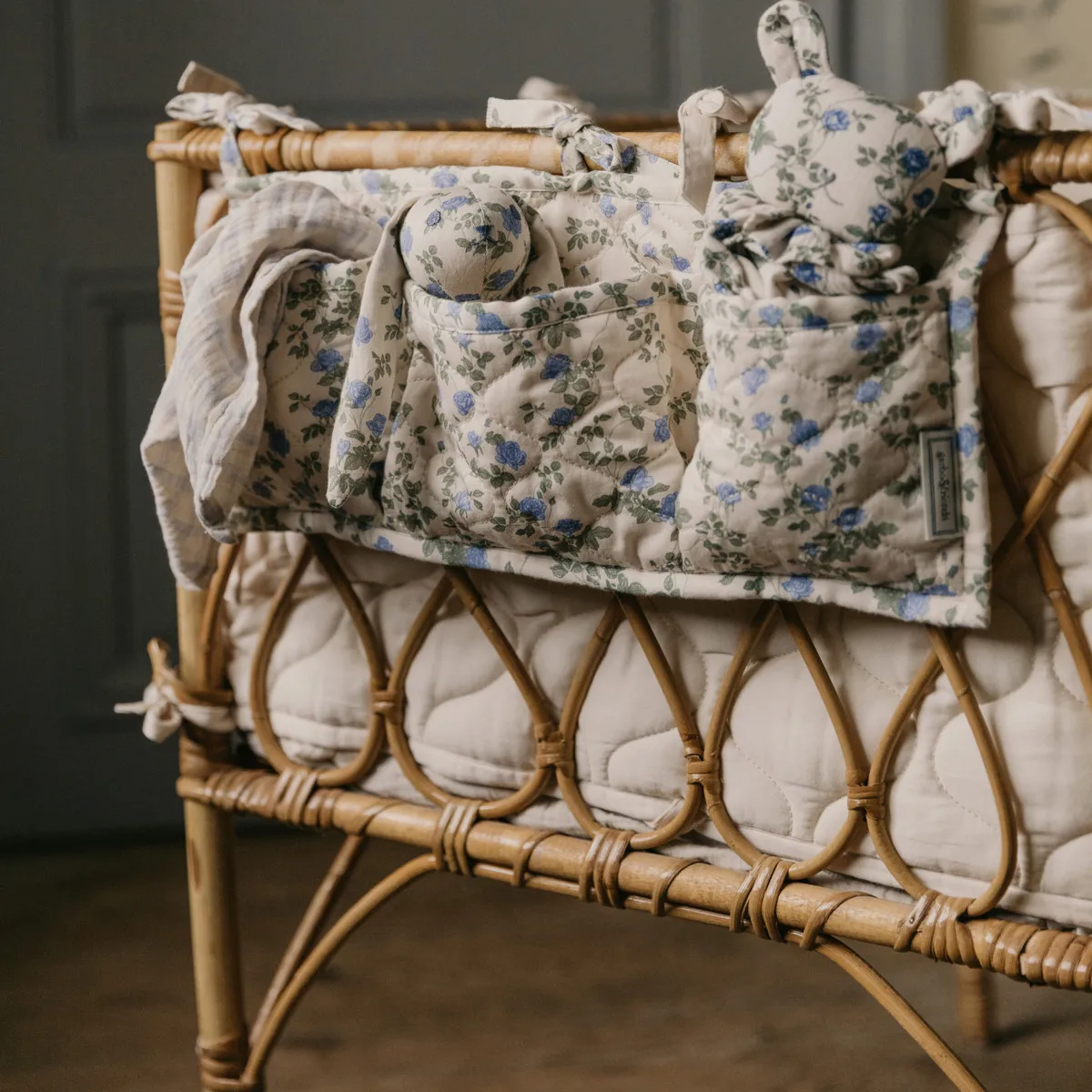 Fijne satijnen gewatteerde bedzak, 18x43 cm Garbo&Friends