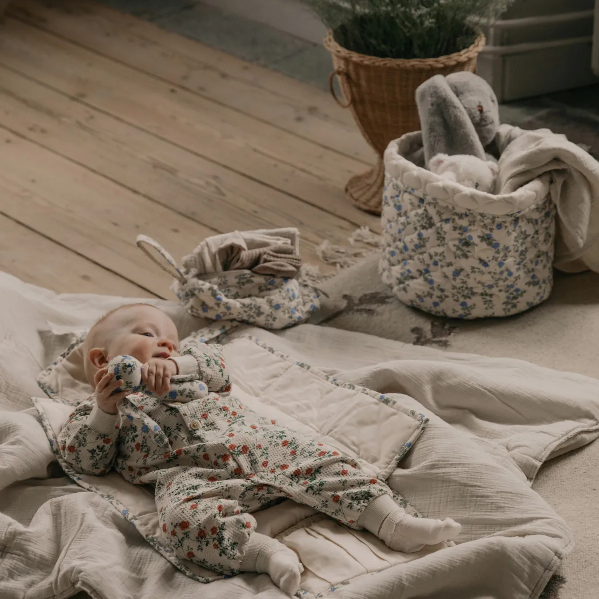 Fijne satijnen gewatteerde mand 2-delig, Ø20x20 cm + Ø30x30 cm Garbo&Friends