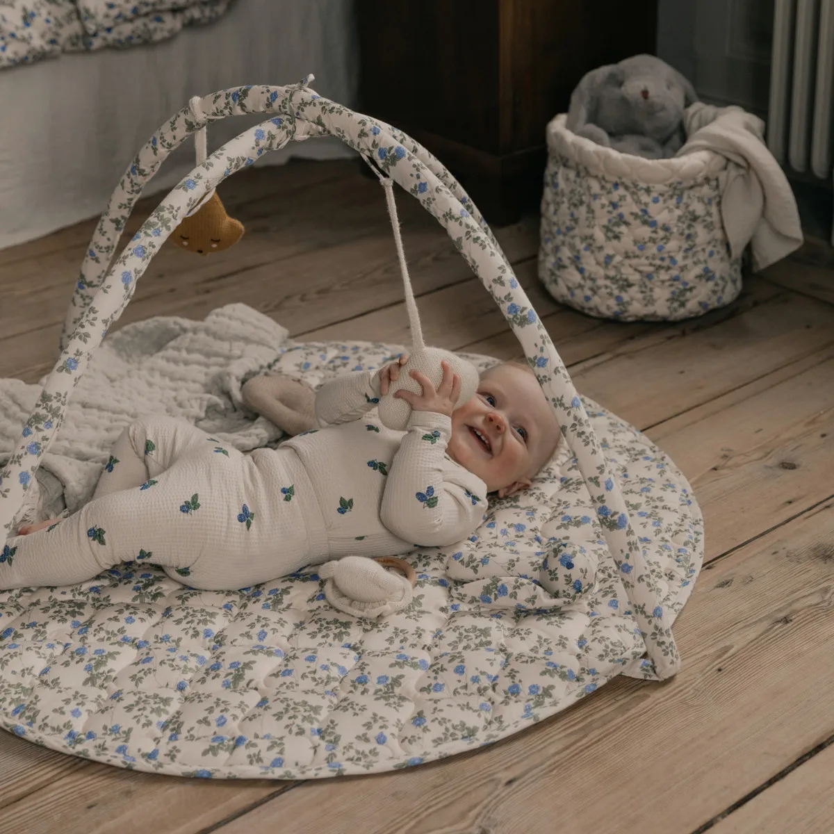 Fijne satijnen gewatteerde mand 2-delig, Ø20x20 cm + Ø30x30 cm Garbo&Friends