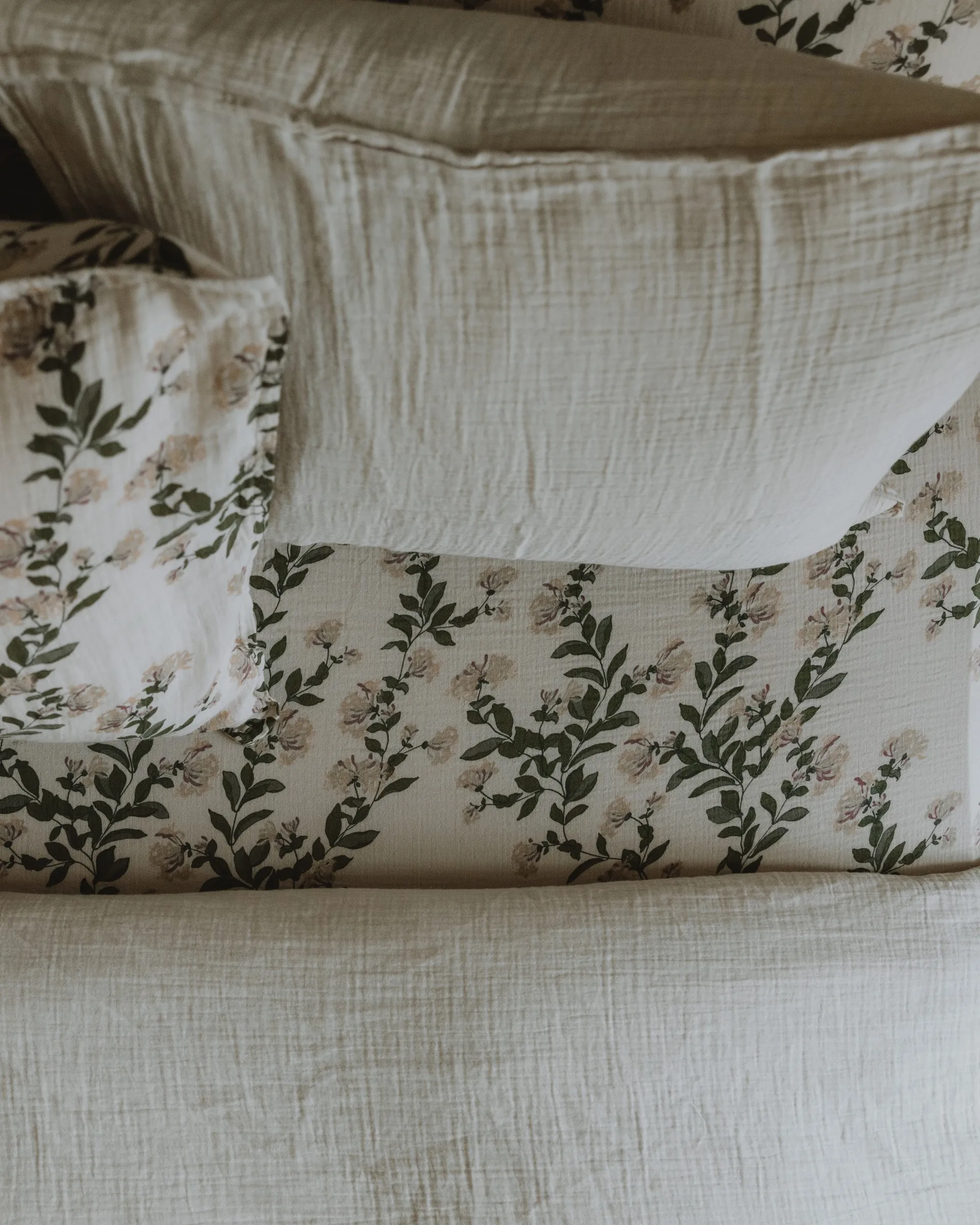 Honeysuckle Muslin hoeslaken, 160x200x30 cm Garbo&Friends