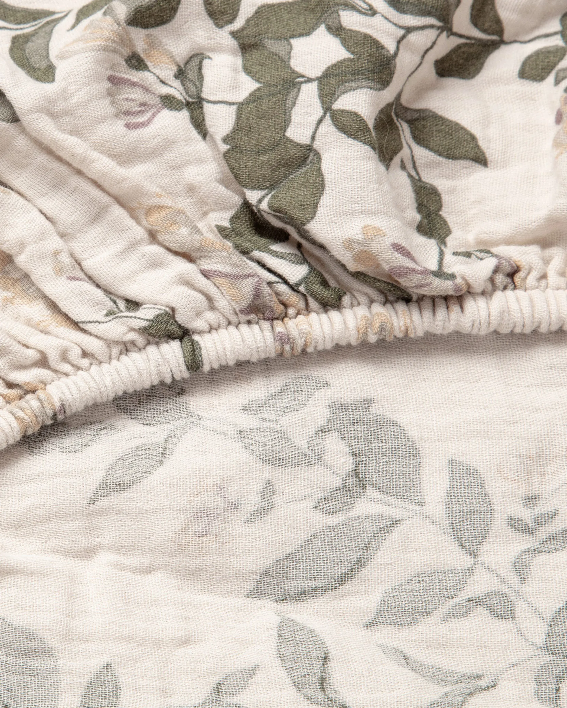 Honeysuckle Muslin hoeslaken, 90x200x30 cm Garbo&Friends