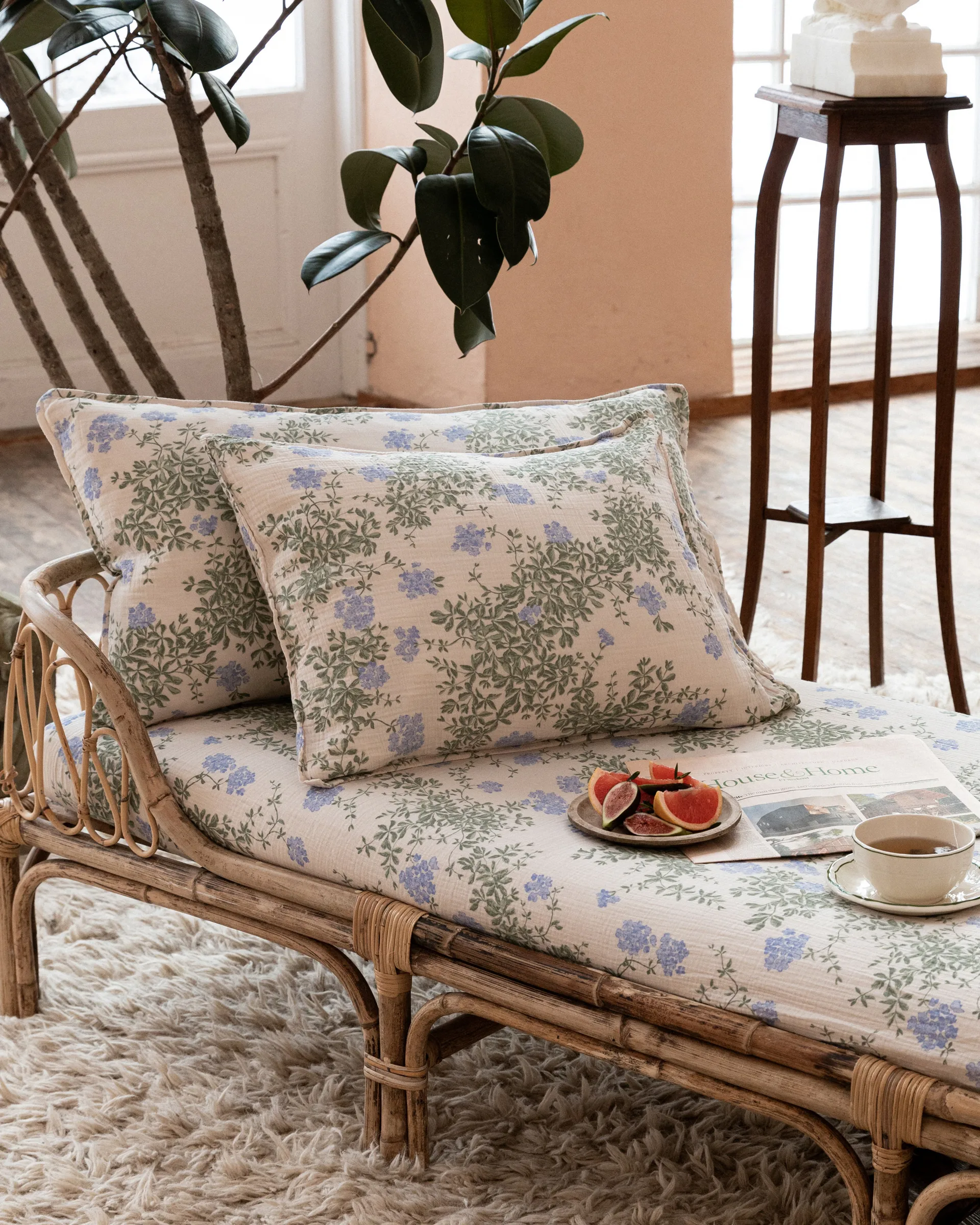 Plumbago Muslin kussensloop, 50x75cm Garbo&Friends