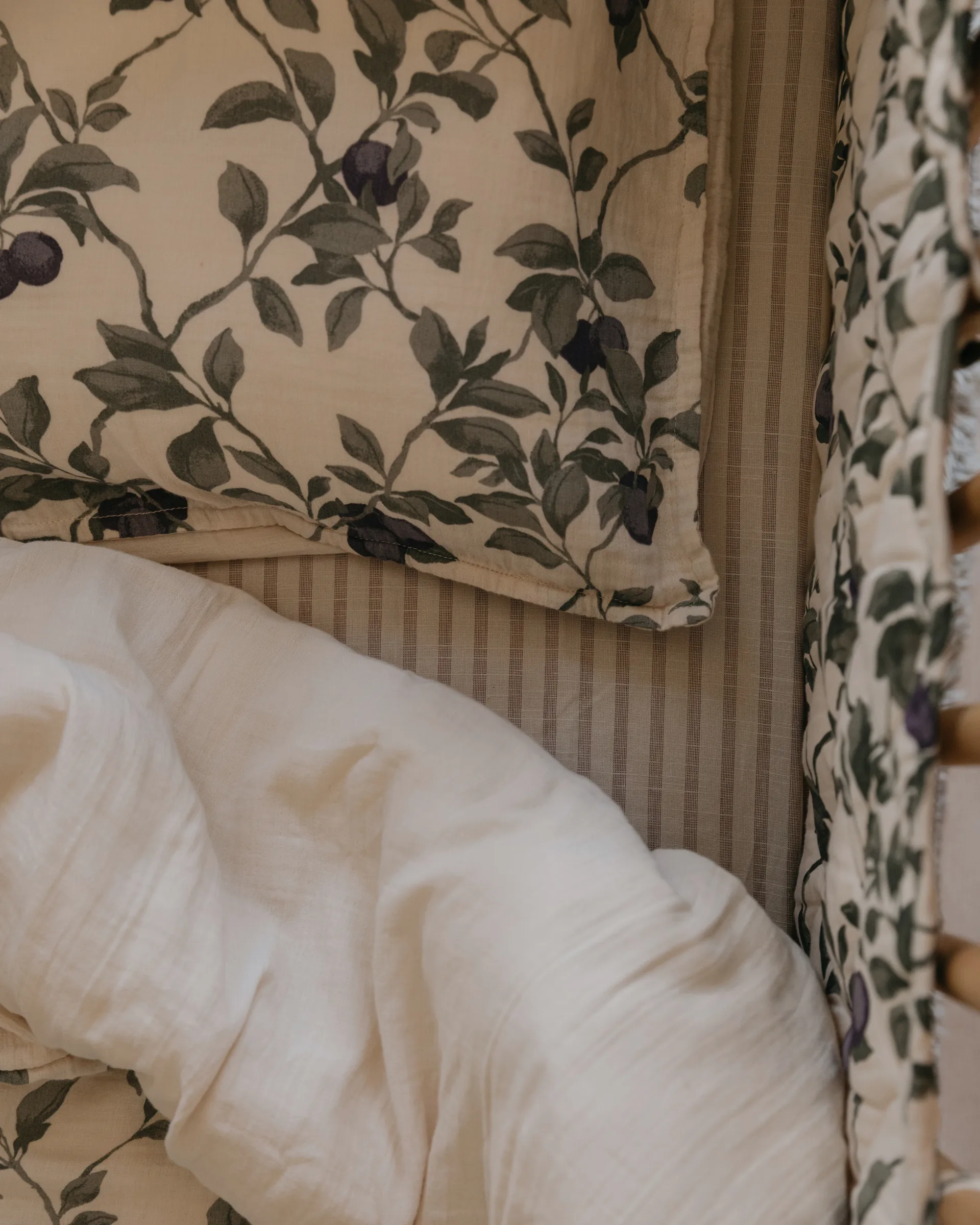 Stripe Mauve hoeslaken, 60x120x20 cm Garbo&Friends