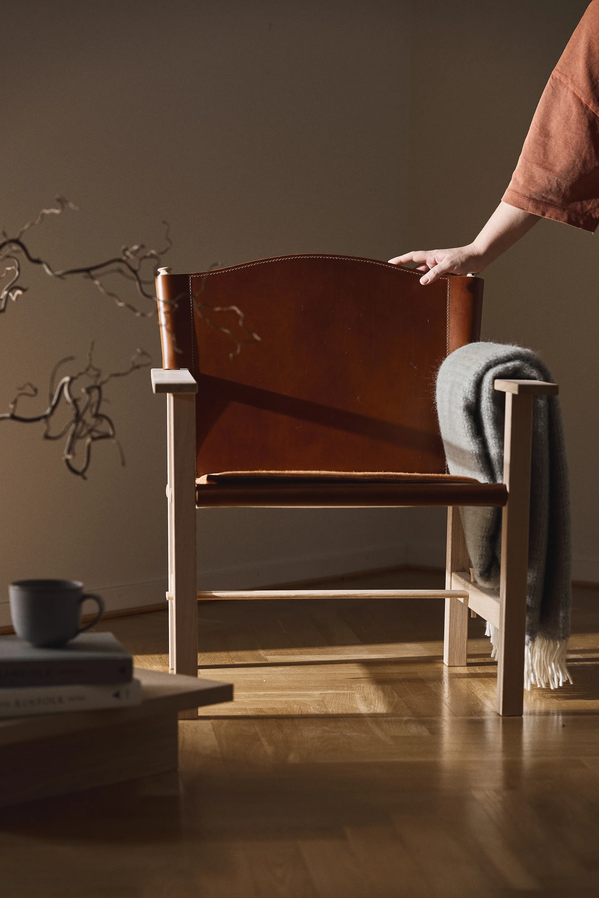 Ferdinand fauteuil, Eiken-onbehandeld-Tärnsjö leer cognac Gärsnäs