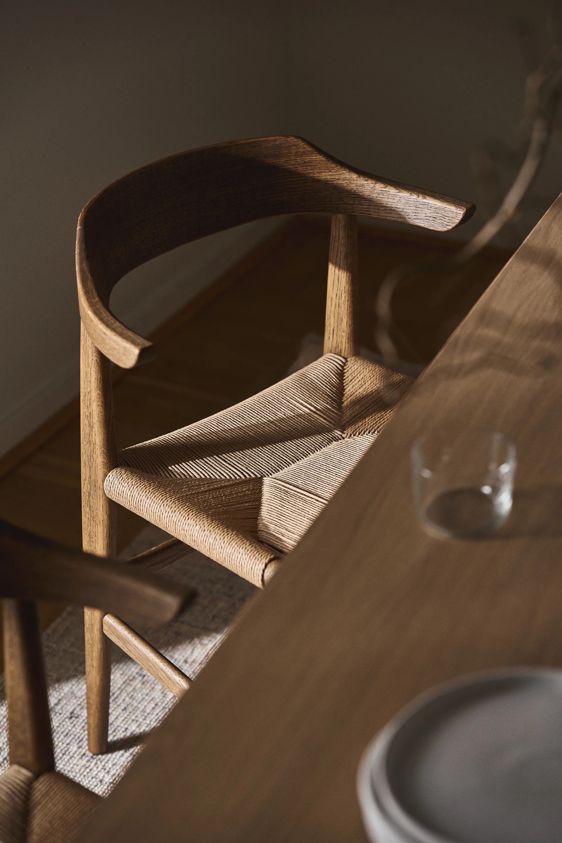 Hedda armstoel, Eiken-black-papierkoord natuur Gärsnäs