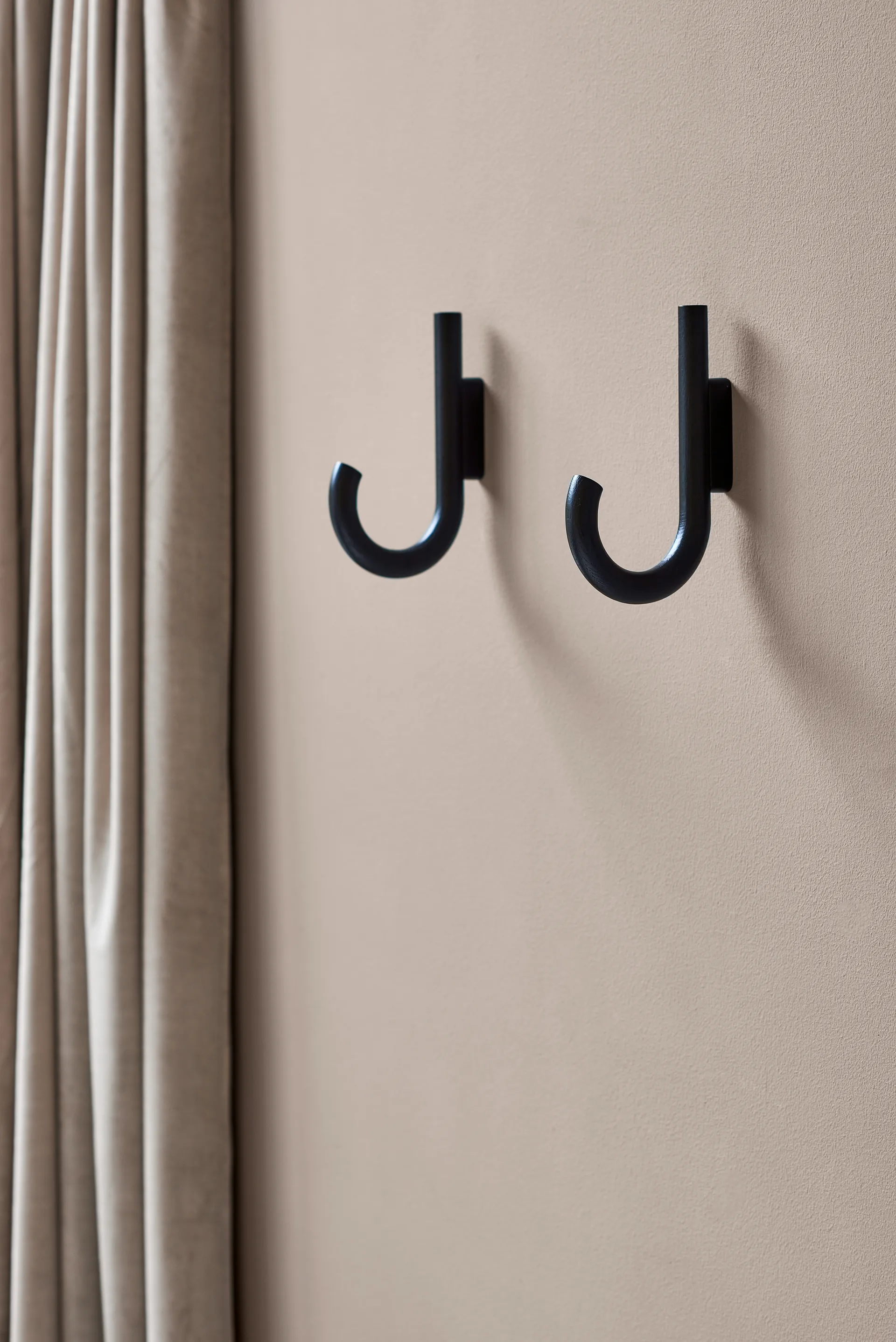 Hook haak 19 cm, Zwartgebeitst eikenhout-zwart Gejst