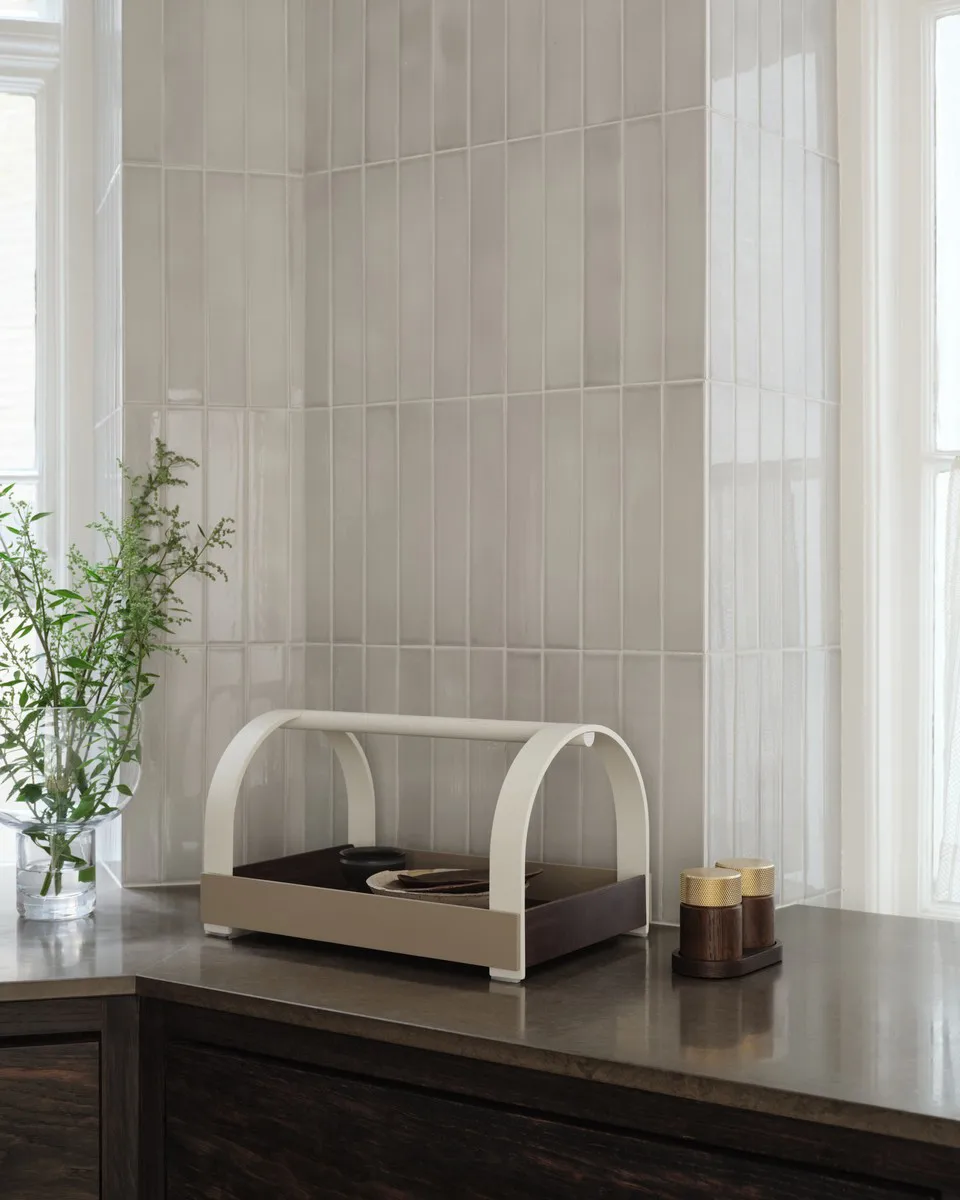 Kydo dienblad met handgrepen 40,5x27x23,5 cm, Donkere eik-beige white Gejst