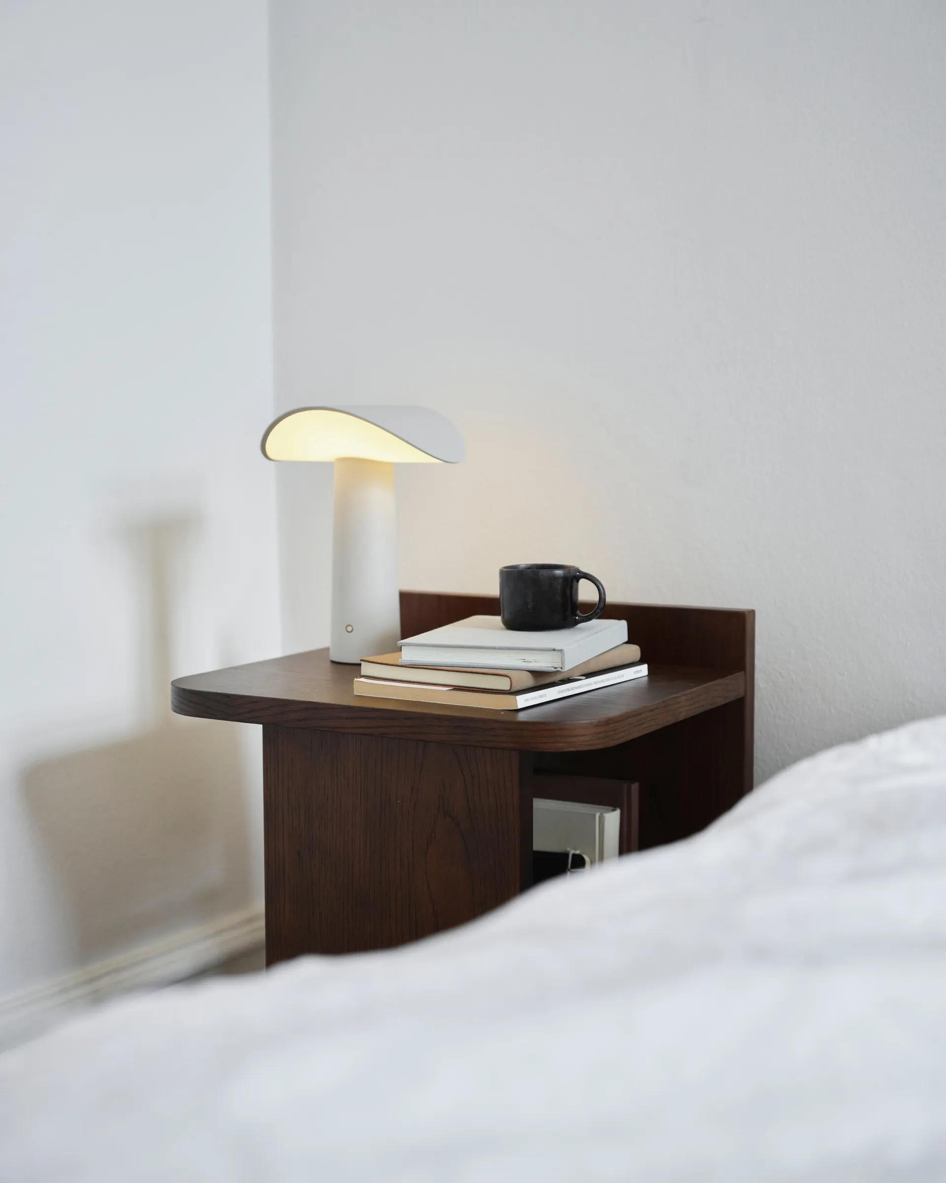 Lium draagbare tafellamp 22,5 cm, Warm grey Gejst